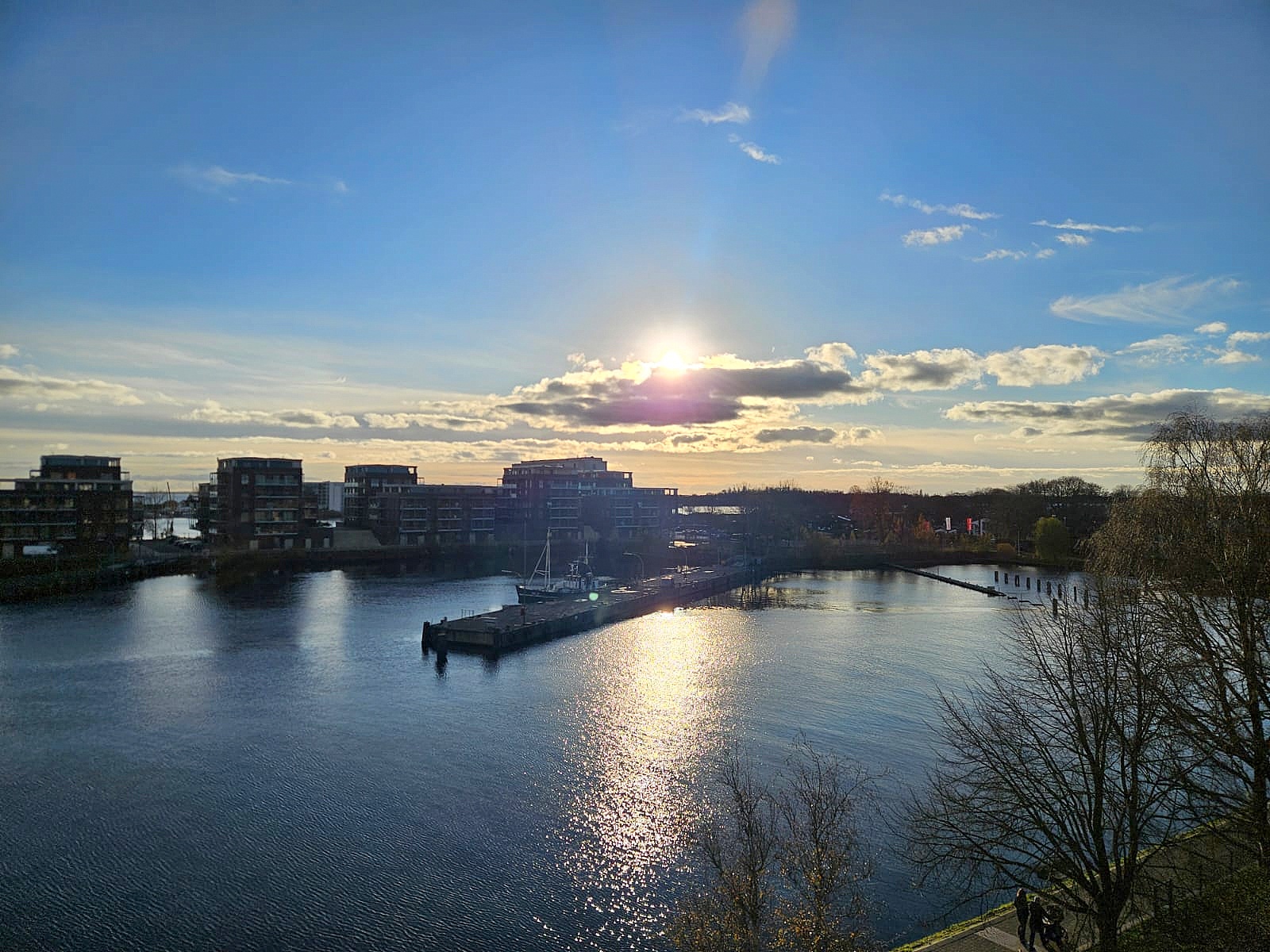 Erste Wasserlinie - Blick über Großen Hafen und Jadebusen