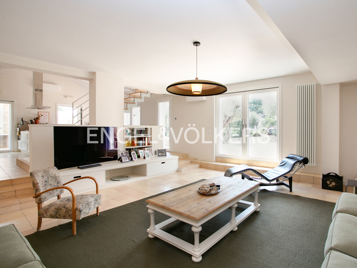 Contemporary villa with sea view in San Felice Circeo