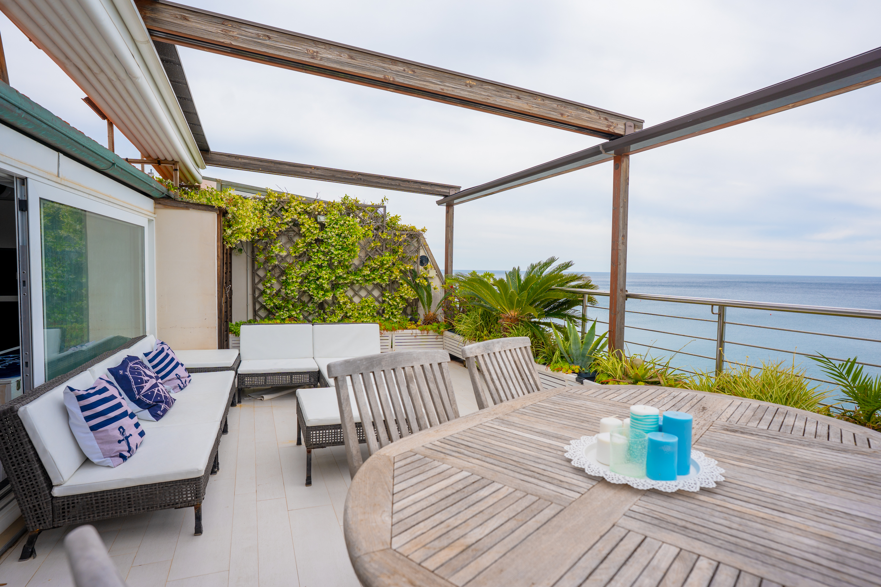 Penthouse on the waterfront