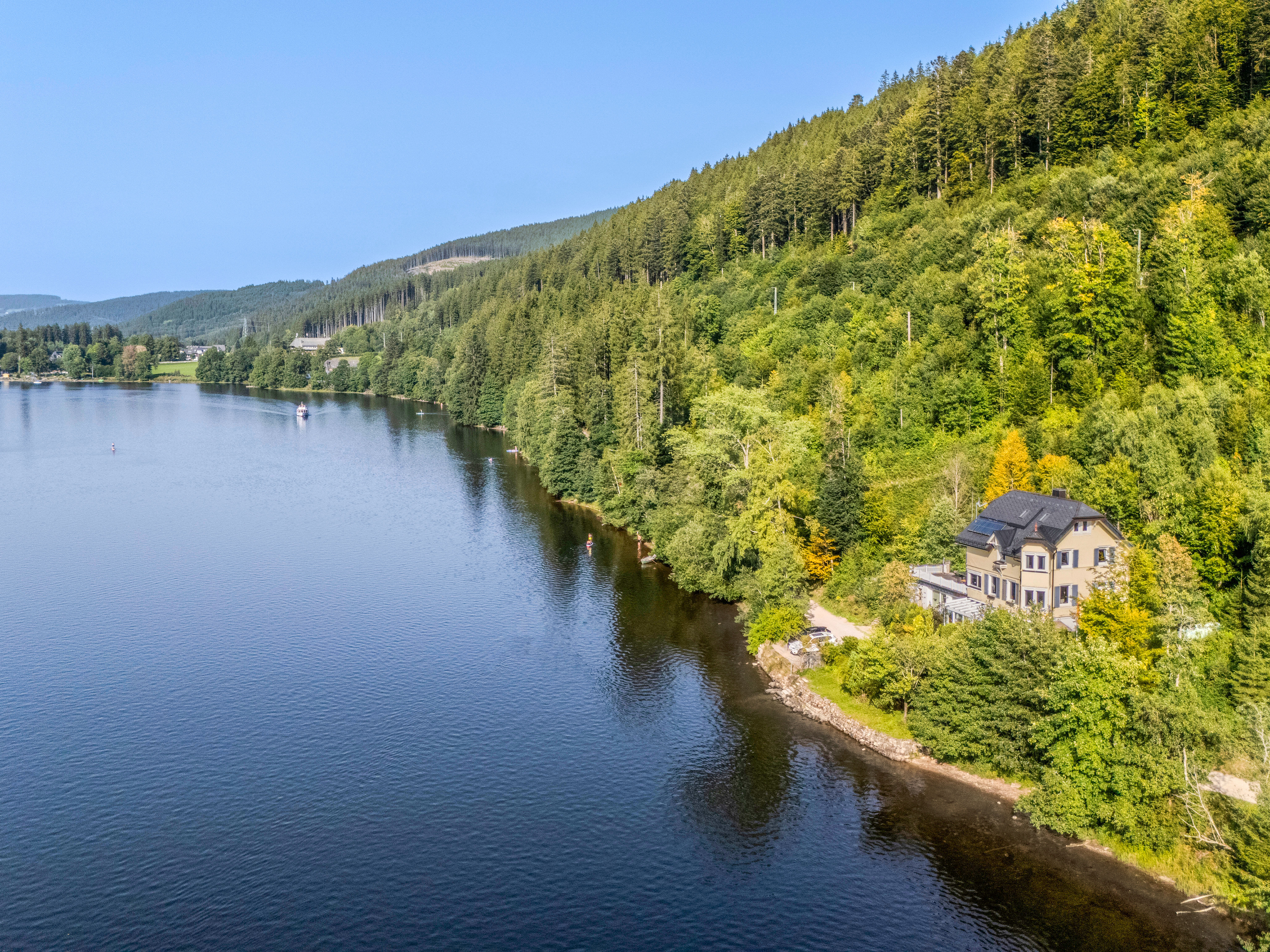 Exclusive rarity at Lake Titisee – Historic lakeside house with direct lake access