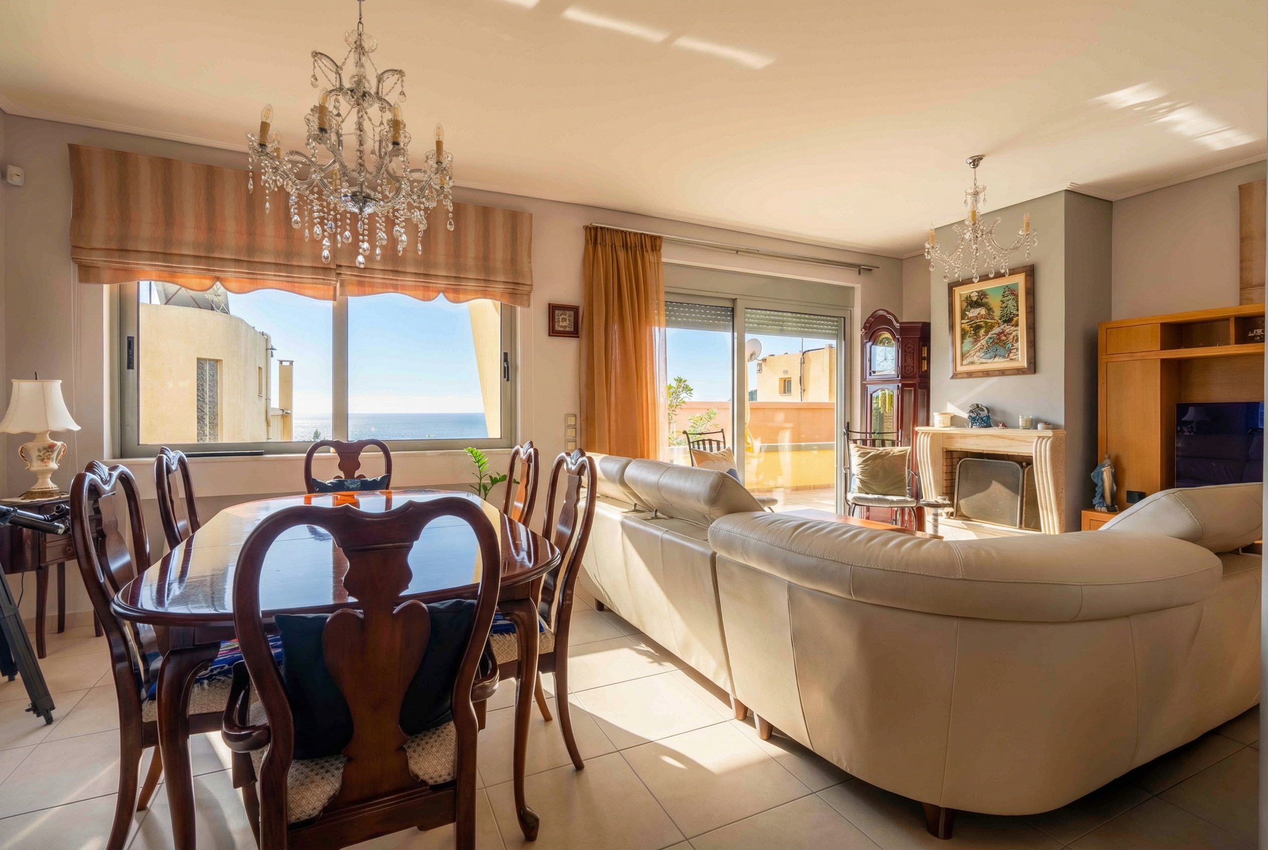 Bright family home with gorgeous sea views
