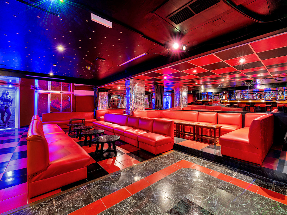 Disco-bar with exclusive licence