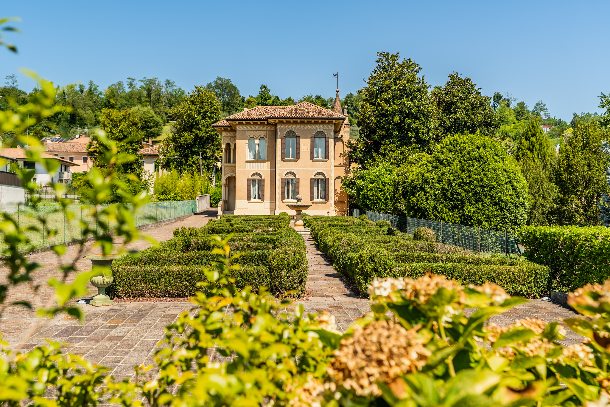 Beautiful Art Nouveau villa with guesthouse and garden