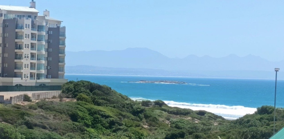 Coastal Apartment with Lift for Sale