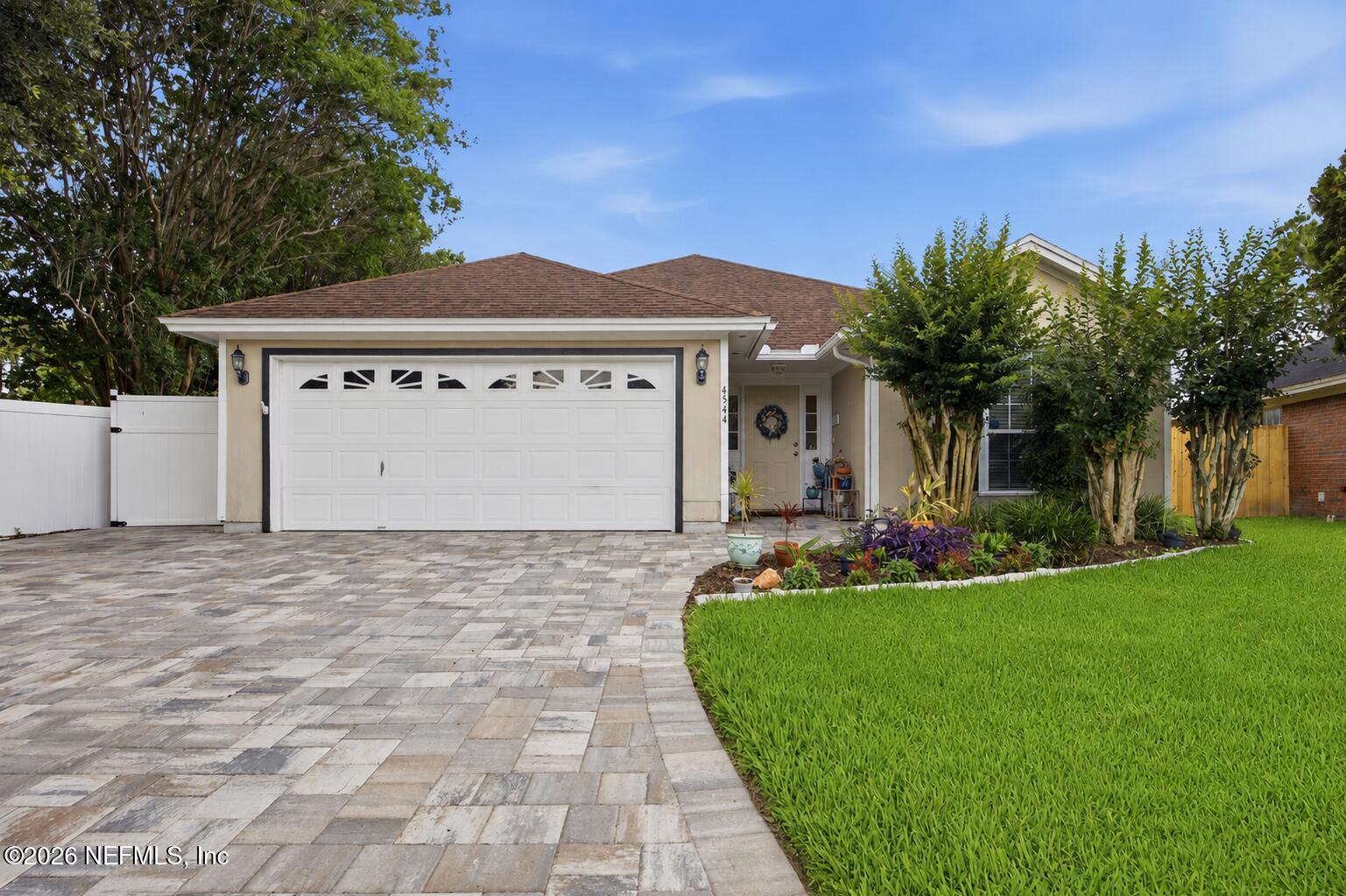 Renovated 4/2 waterfront home on Mandarin's scenic lake