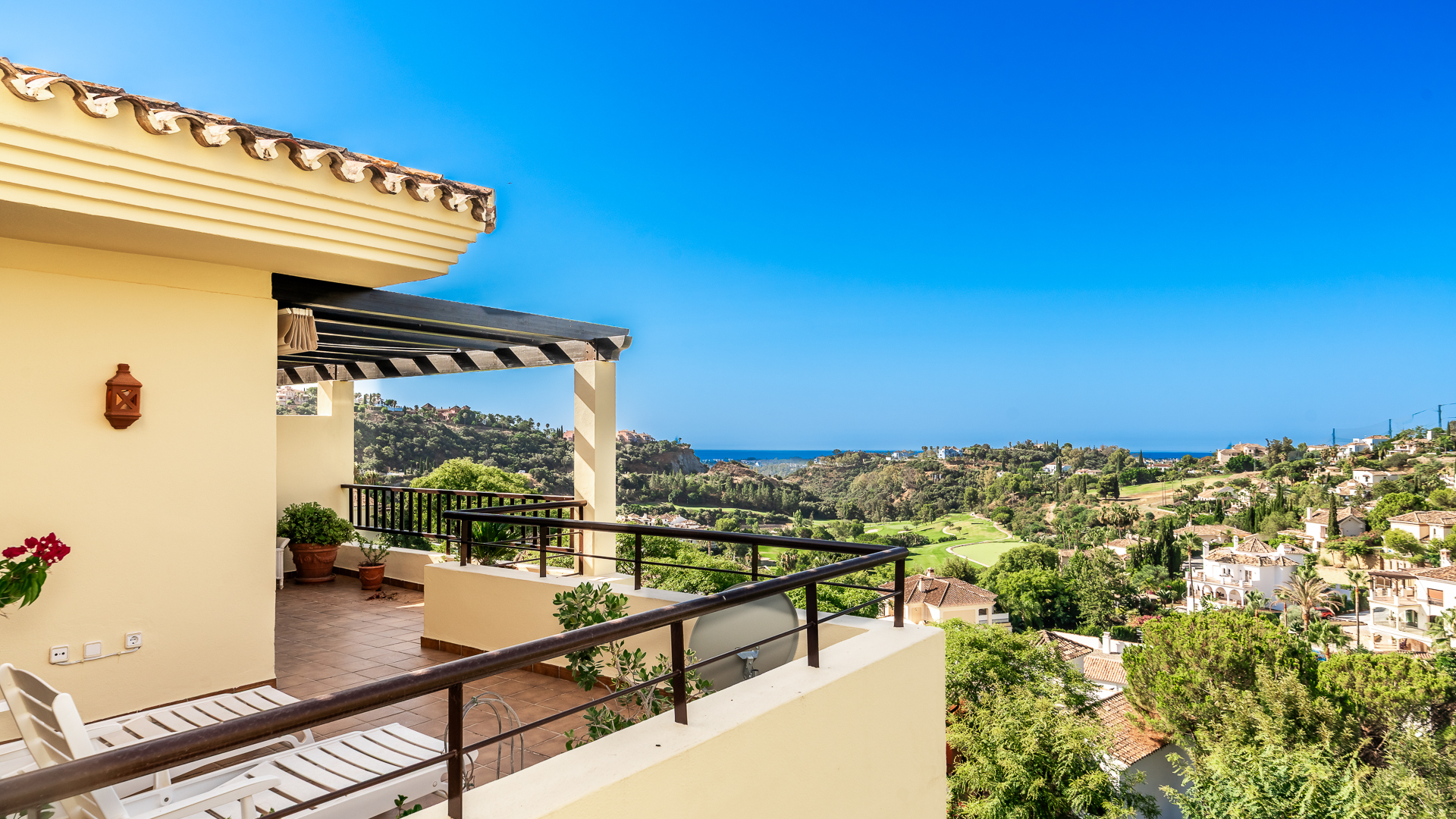 Duplex Penthouse with Panoramic Sea Views next to the Golf Course en Los Arqueros