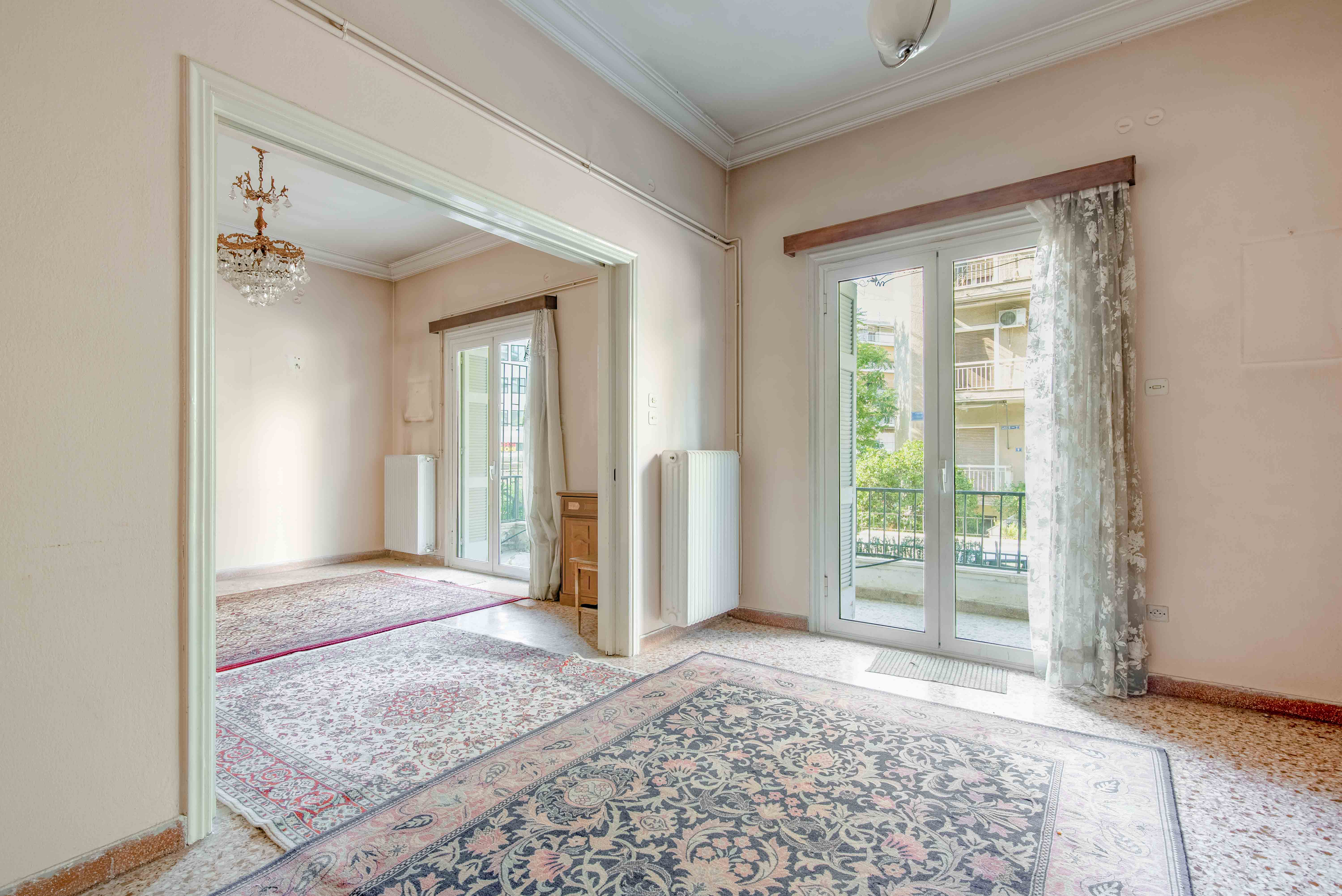 118 sq.m. apartment with a back garden in Ano Patisia