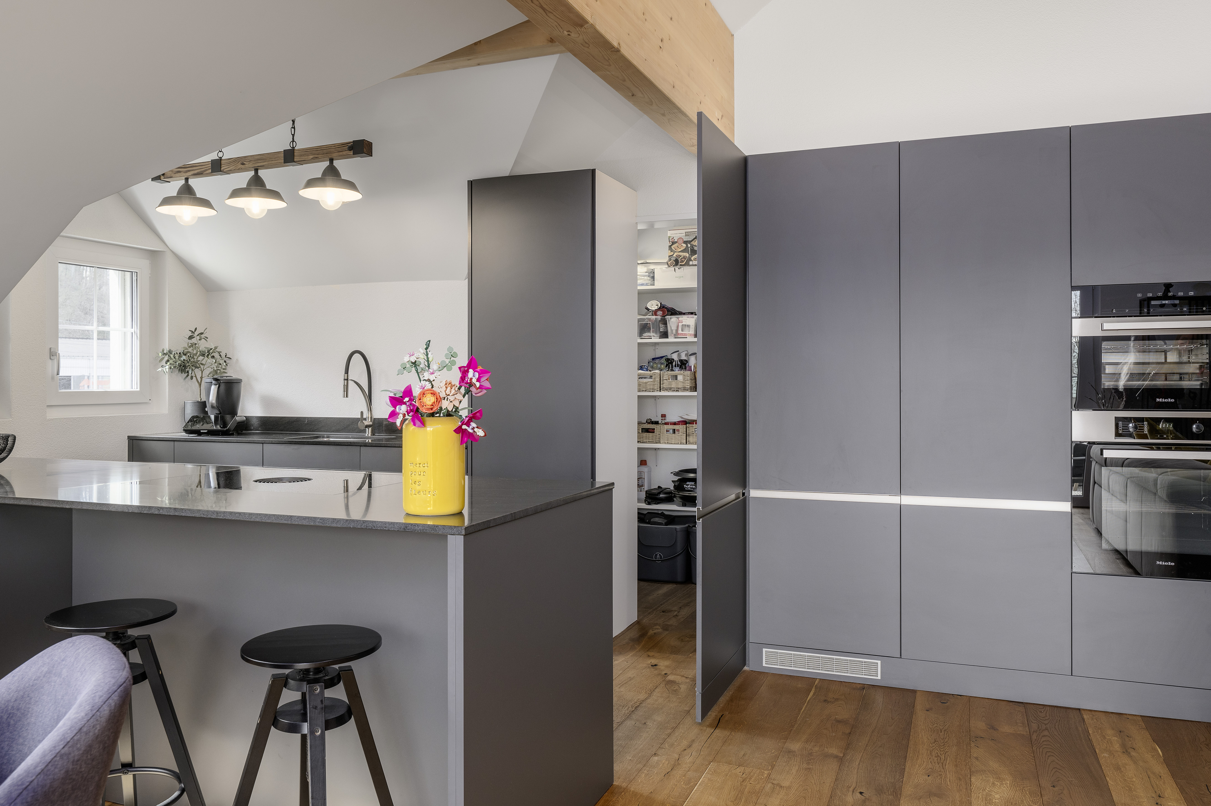 Luxuriant living – central and modern