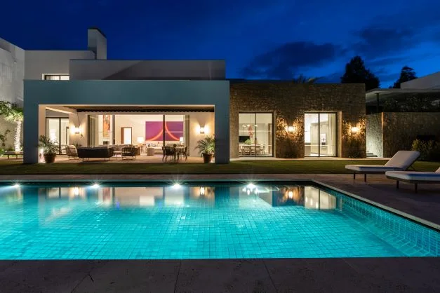 Stilvolle moderne Villa mit fabelhafter Aussicht
