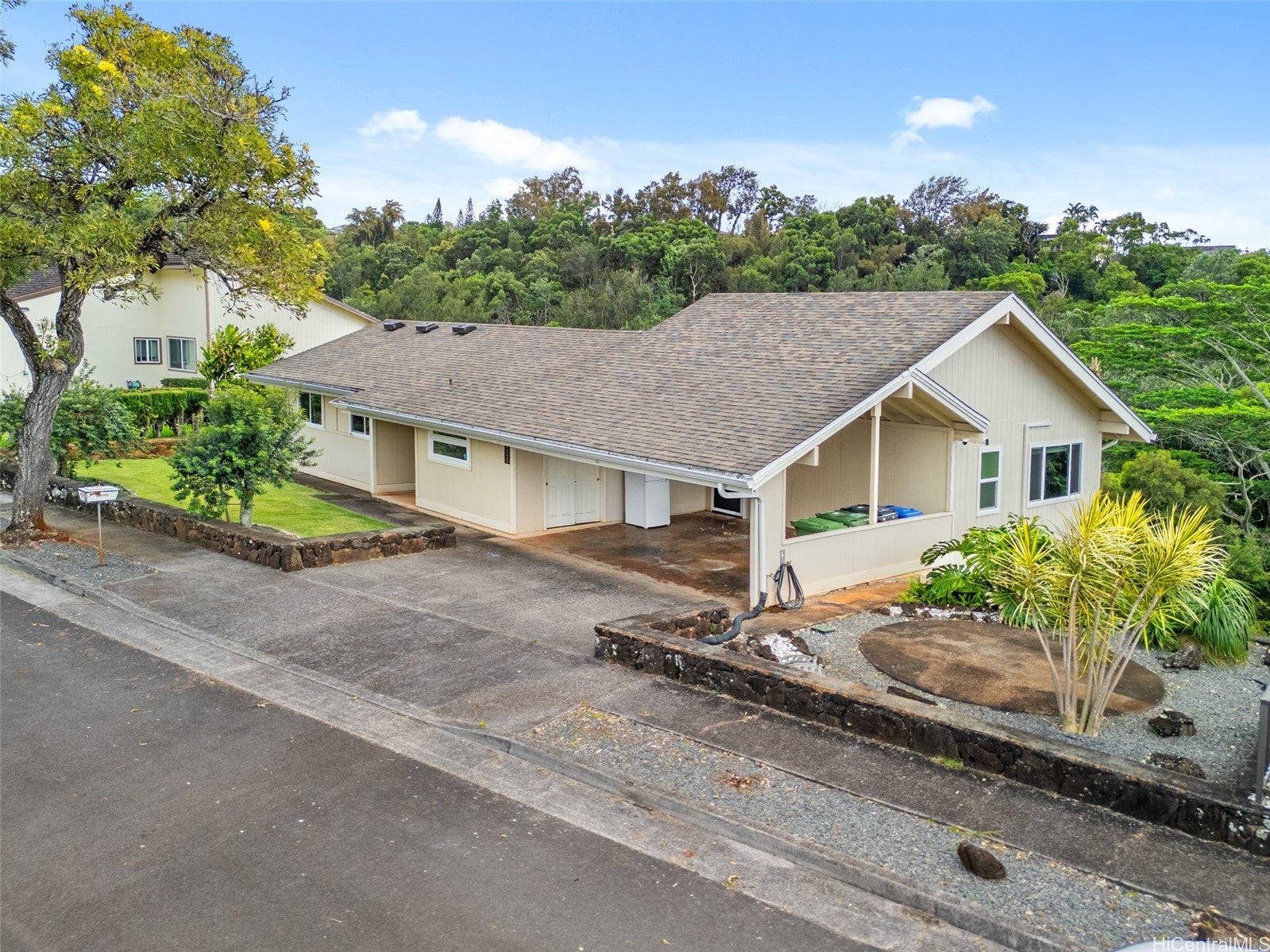 Peaceful & Private Hillside Living