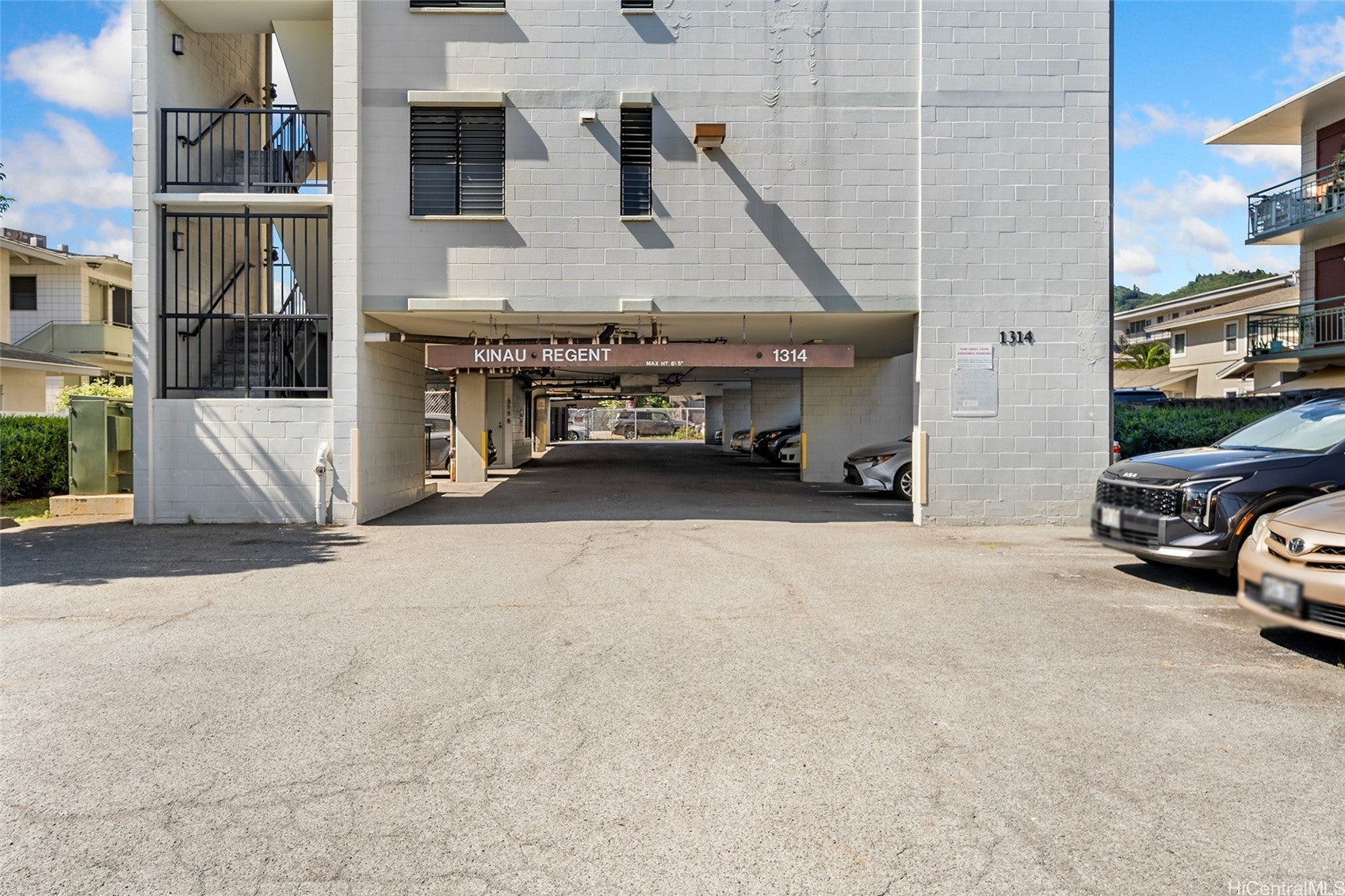 Urban Simplicity: Secure, No-frills Living in Makiki