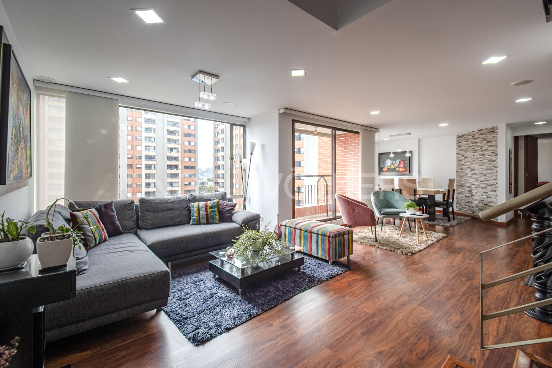 Penthouse con terraza y balcón para venta en Lagos de Córdoba