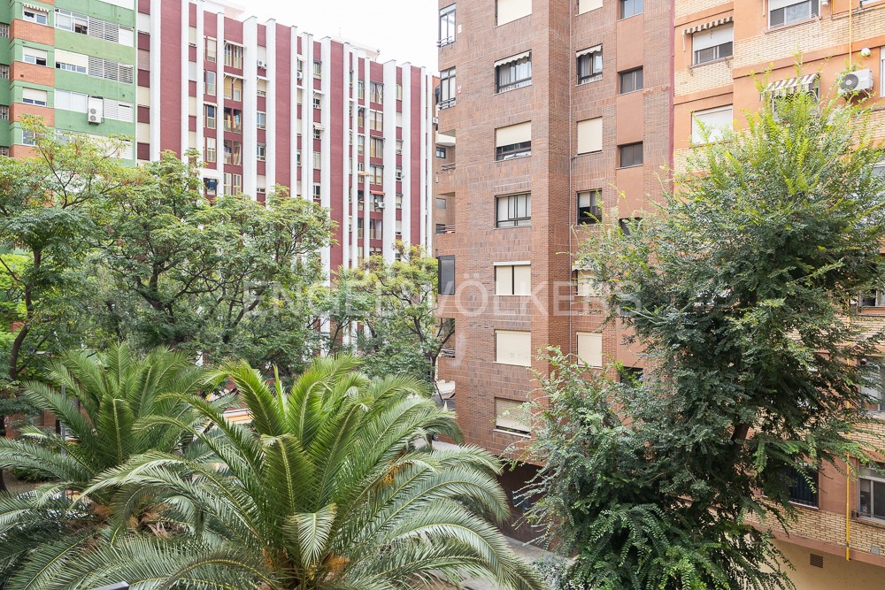 Amplia vivienda en Algirós