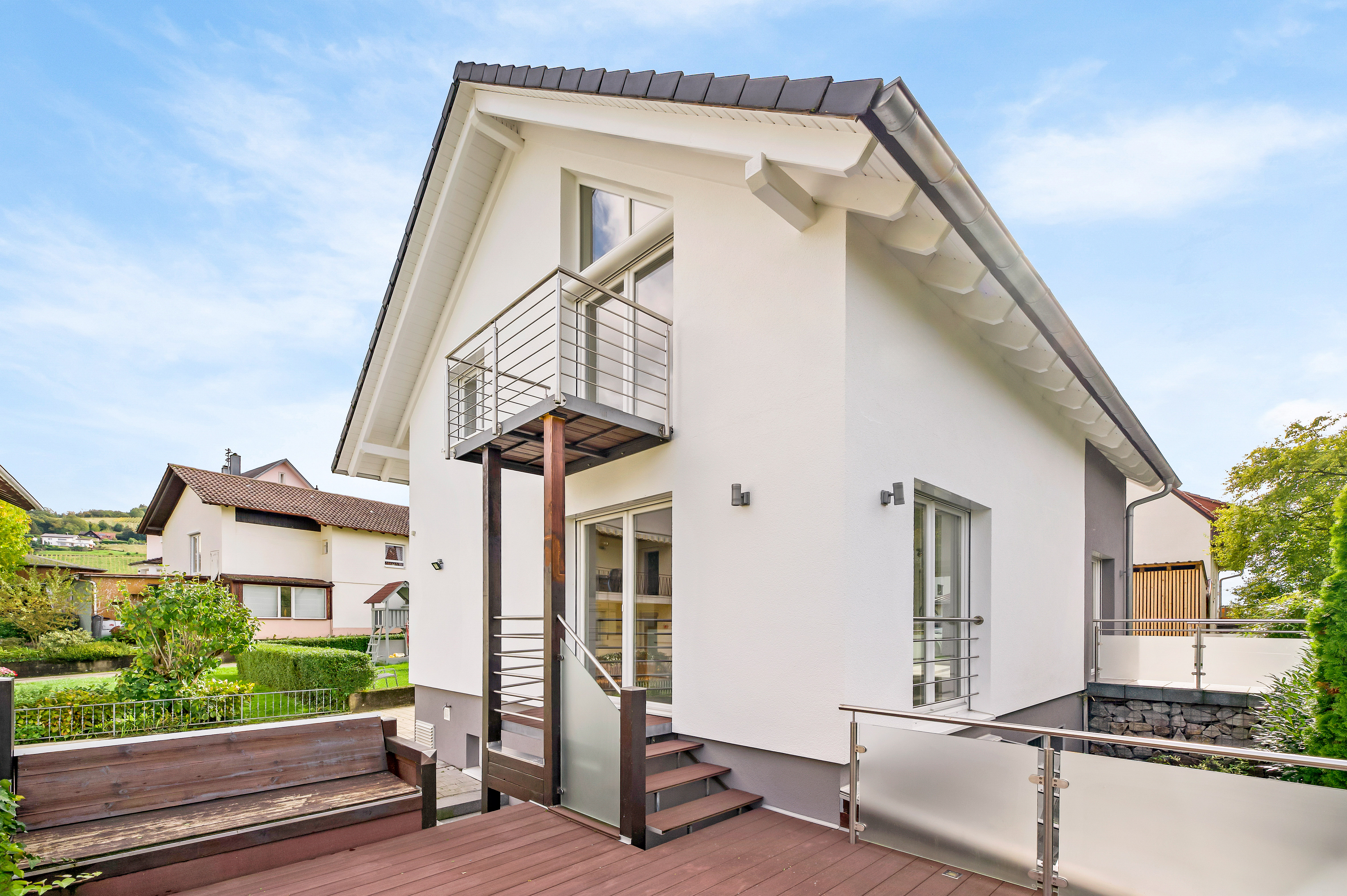 Modernes Einfamilienhaus mit hellem Ambiente