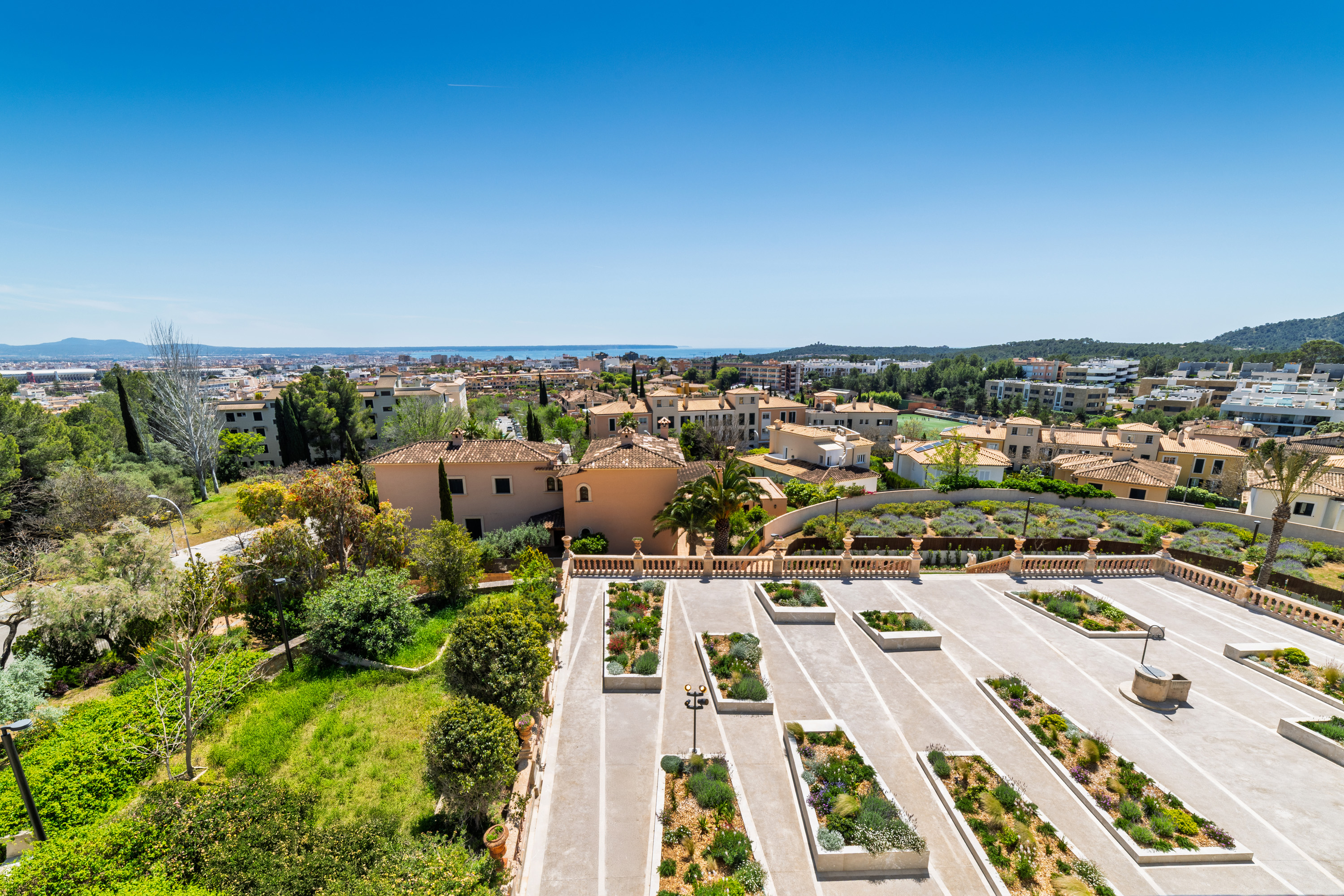 Unique duplex penthouse with private tower terrace and spectacular 360° panoramic views