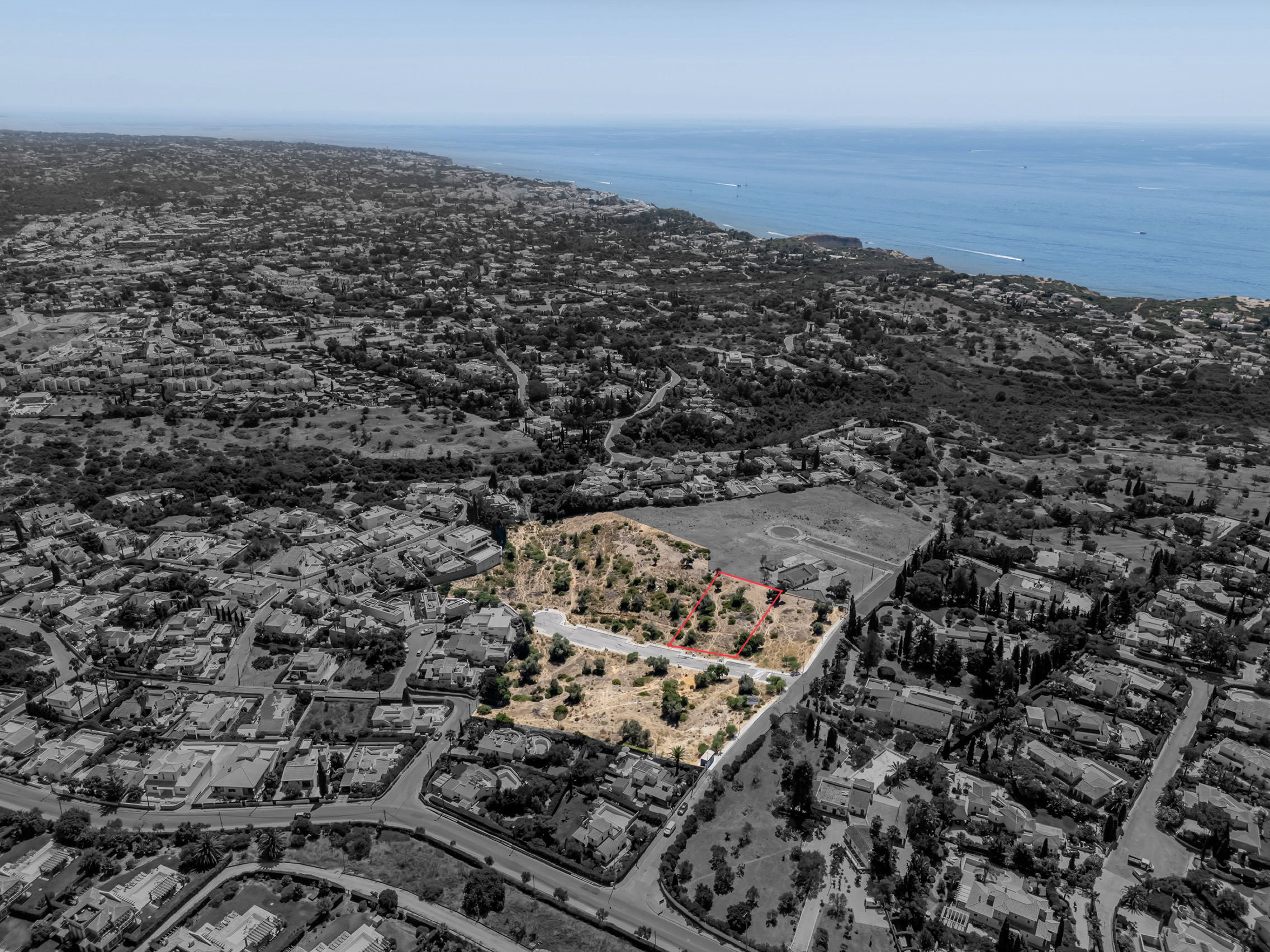 2,140 m² building plot with sea views – Carvoeiro, Algarve