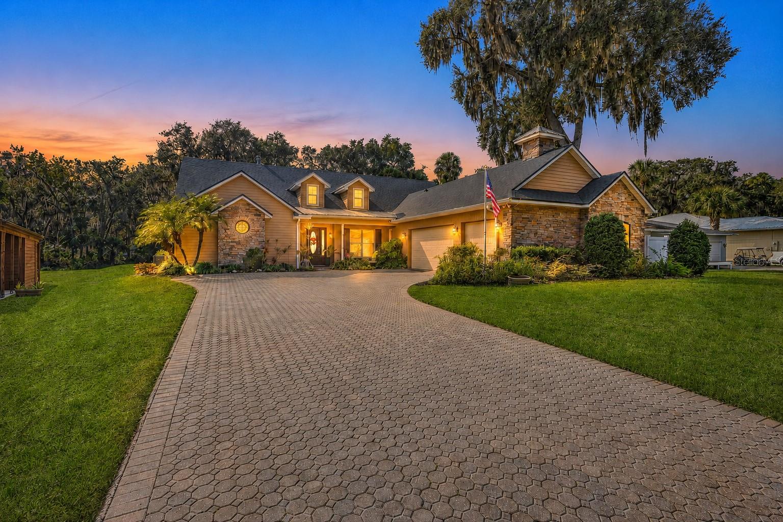 Waterfront Retreat Upstream From the St. John's River