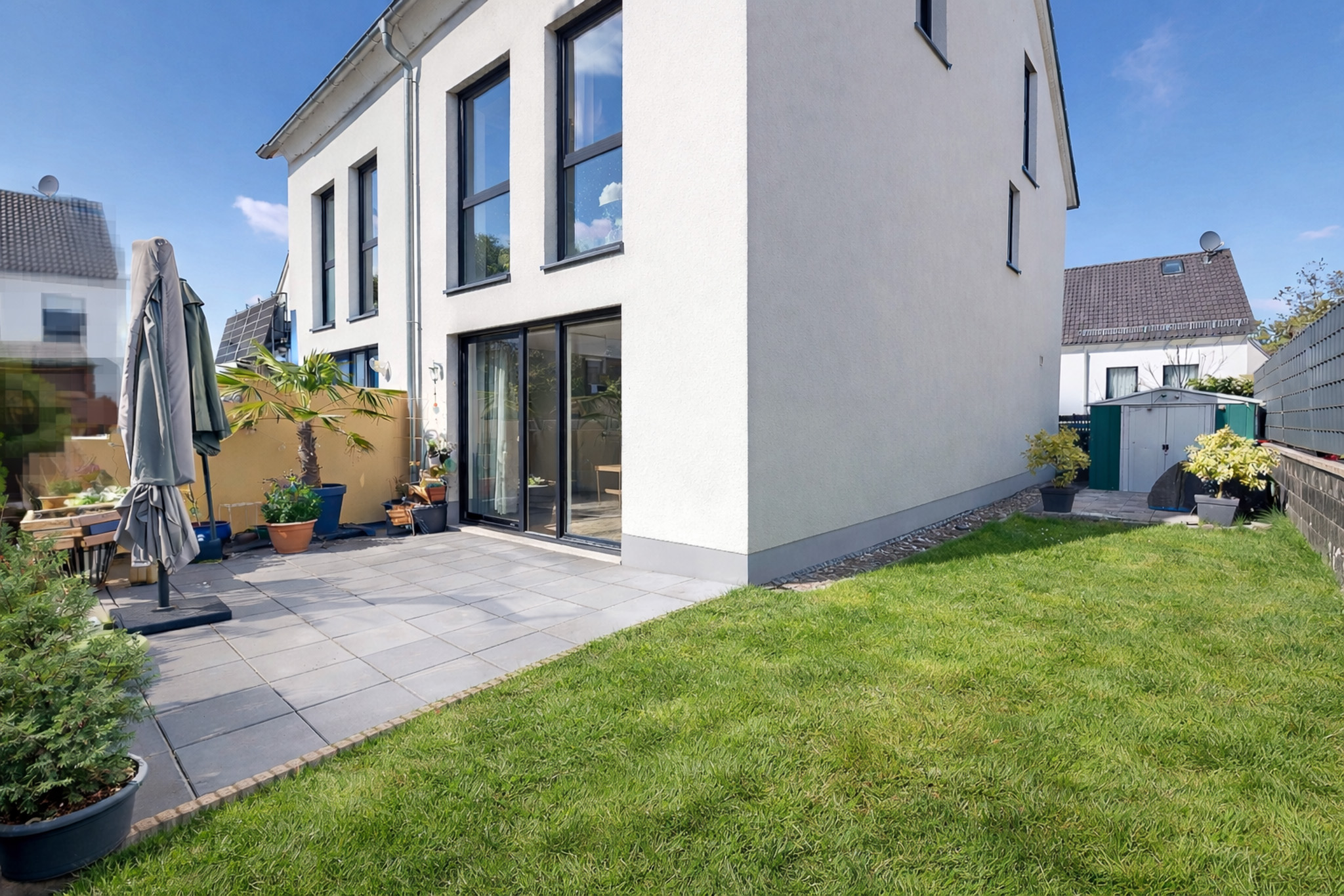 Familienglück in Taunusstein: Moderne Doppelhaushälfte mit KfW-55-Standard