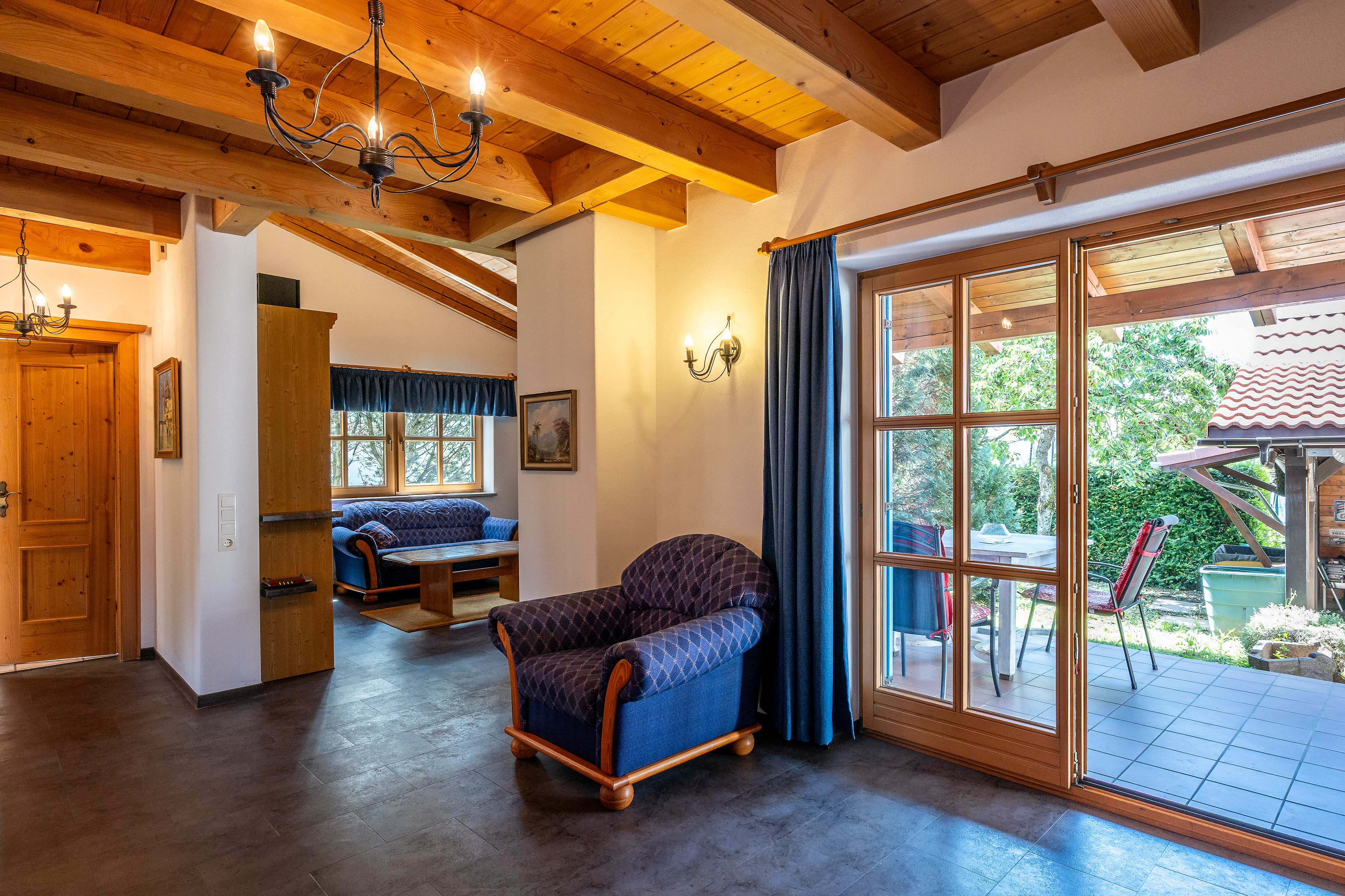 Ein Zuhause mit Charakter: Gepflegtes Landhaus in ruhiger Lage