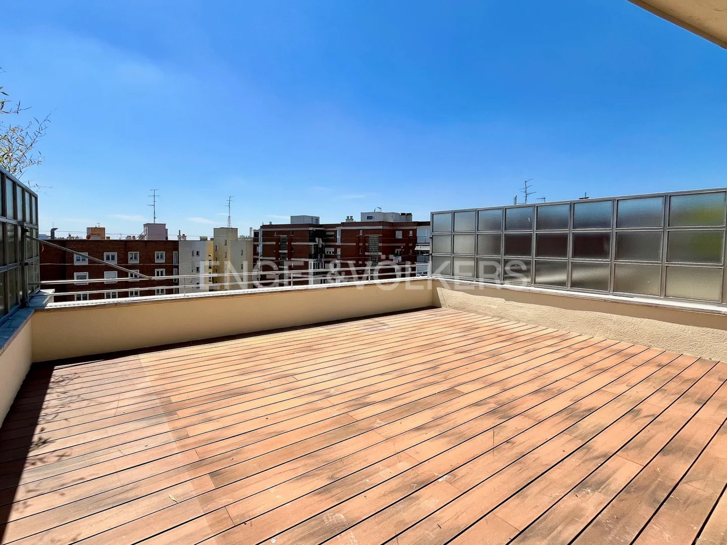 Triplex Attic with 50m² Terrace