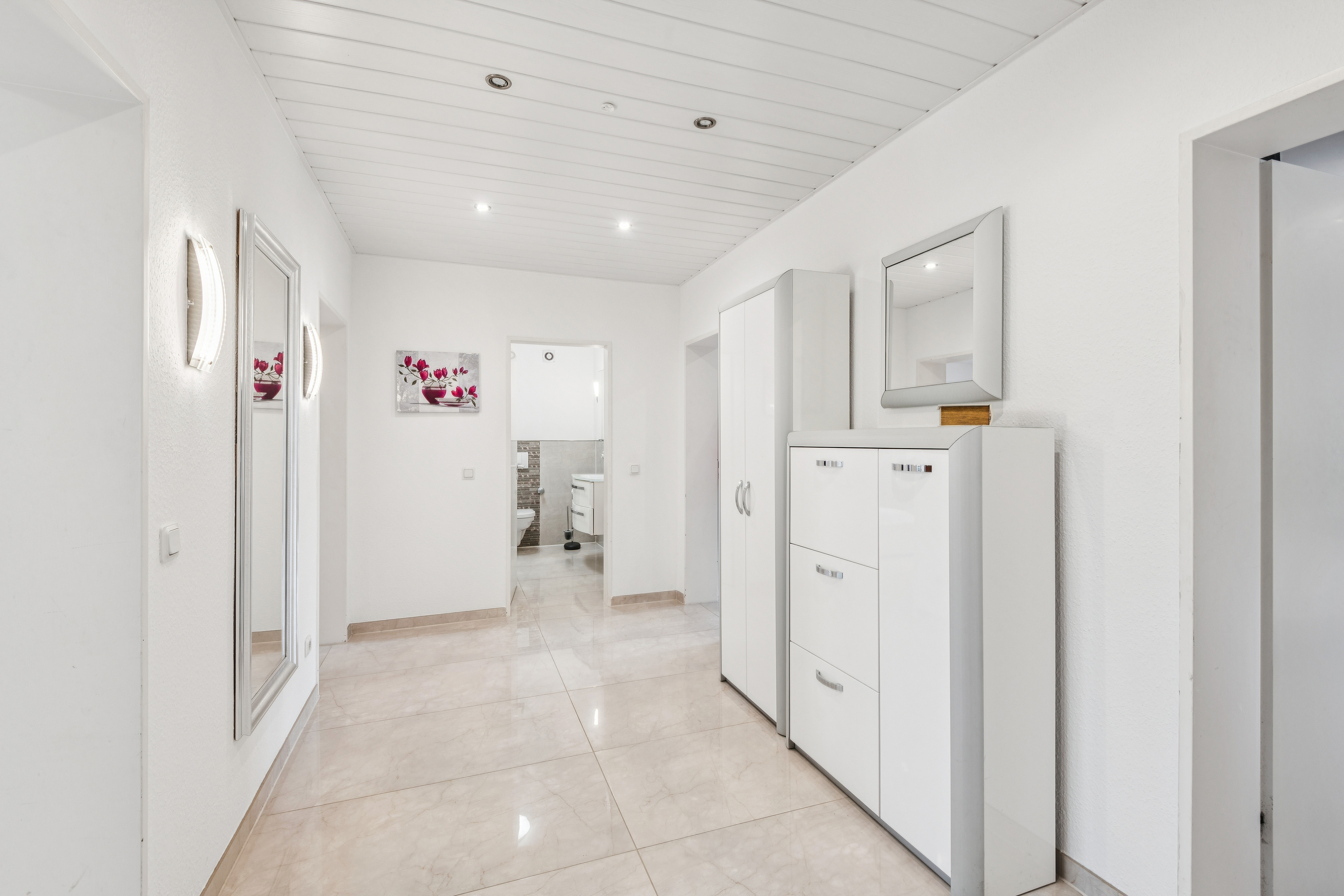 Stylish 3-room apartment with southwest-facing balcony