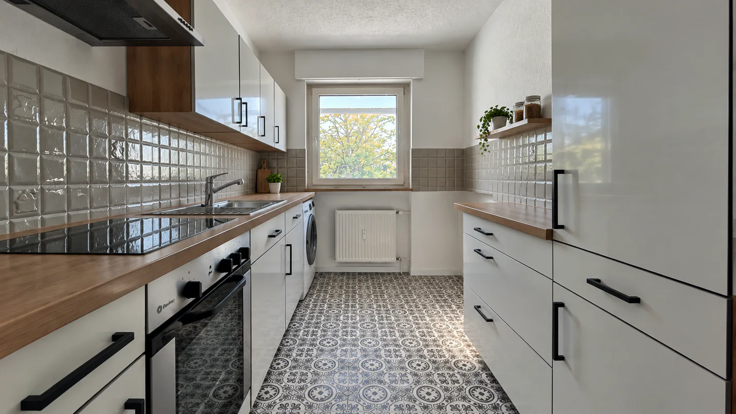 Zentral. Renoviert. Sonnig. – Charmante 2-Zimmer-Wohnung - Foto 5