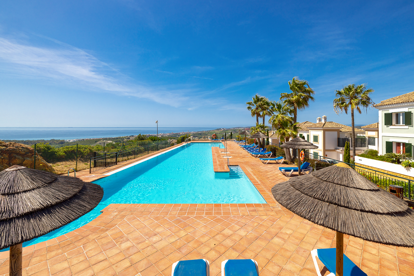 Luxus-Penthouse mit Panoramablick aufs Meer, Gibraltar und Afrika