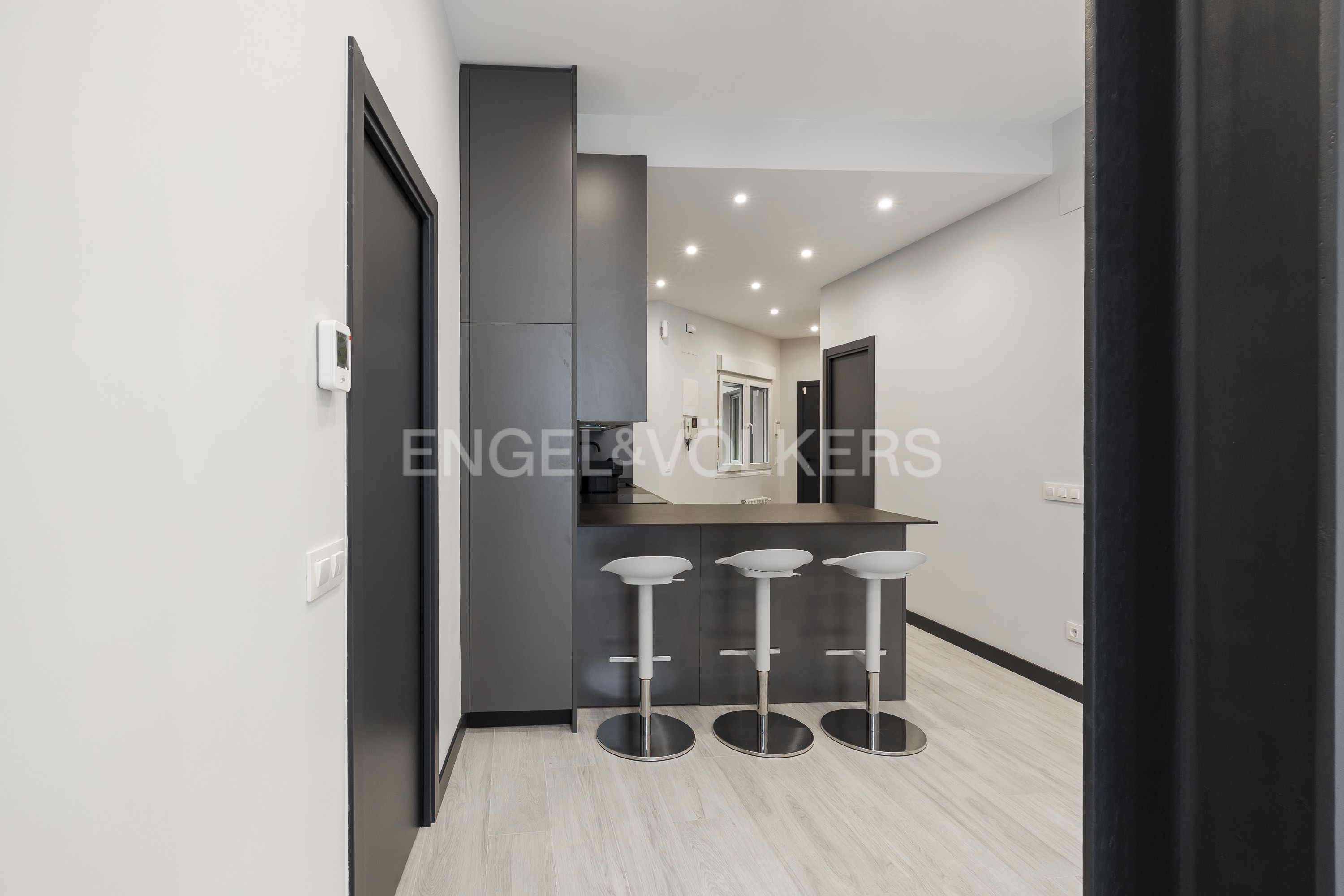 Two-bedroom, two-bathroom apartment on Gran Via, Sol