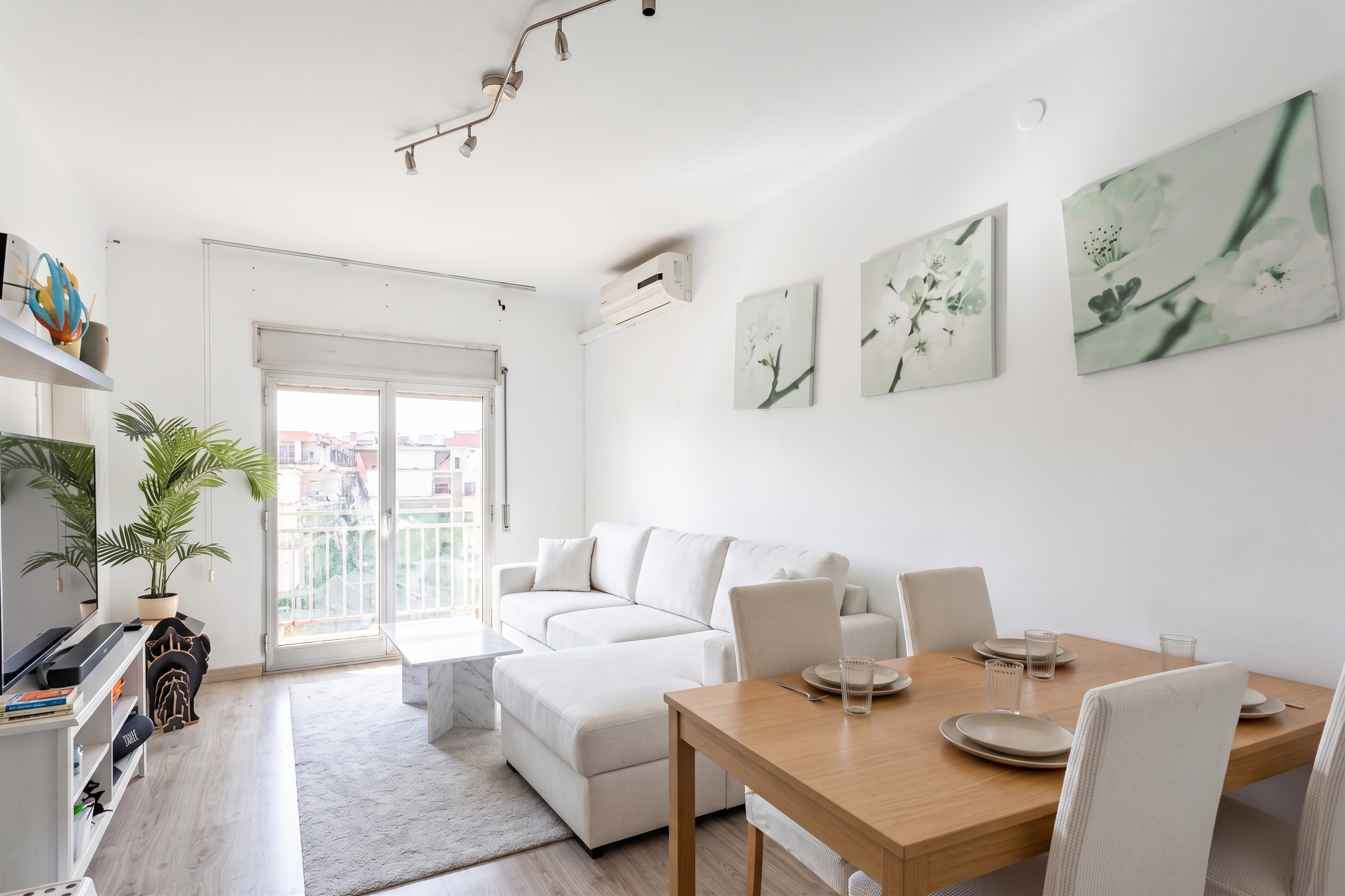 Featured option in Torrassa: functional renovated apartment near Metro and train [AI-modified]