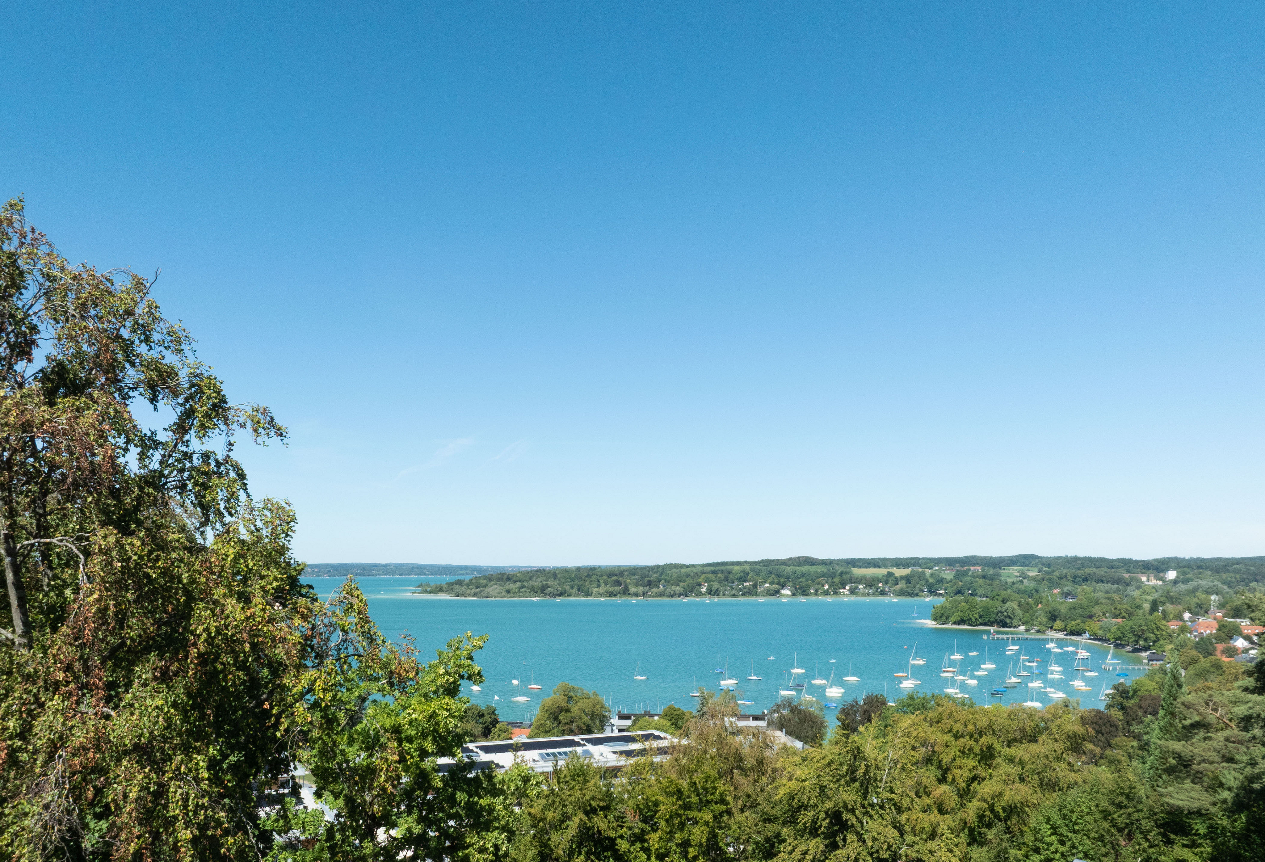 Ihr Logenplatz über dem See –  Exklusives Grundstück mit traumhaftem Panoramablick