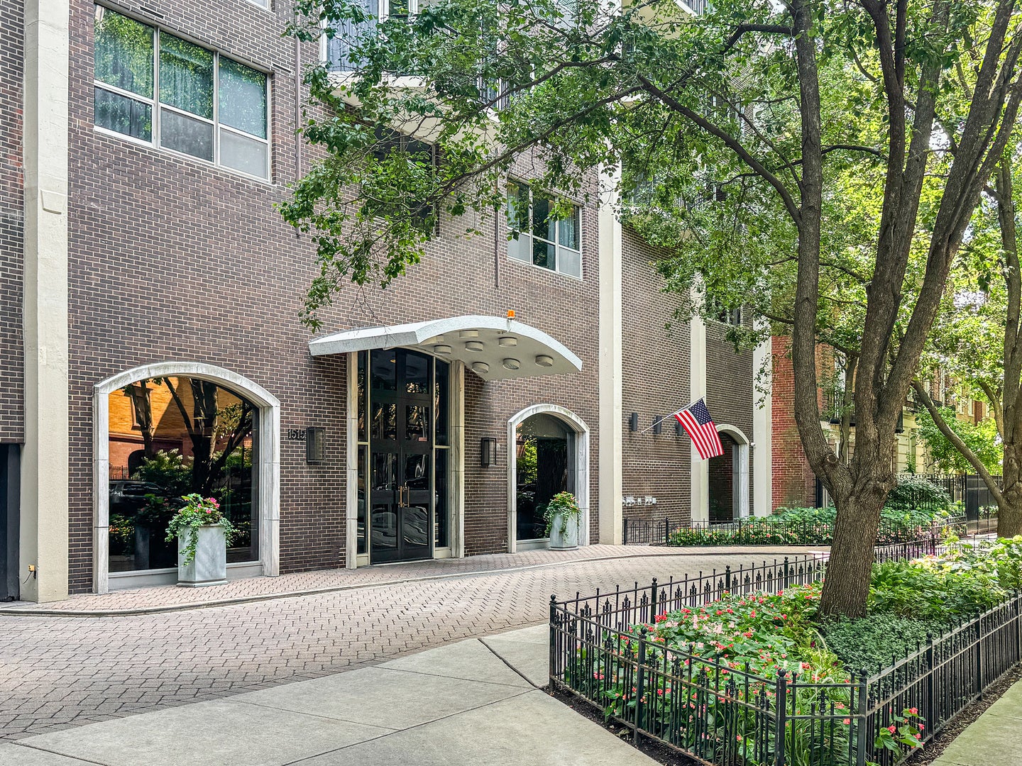 Thoughtfully Renovated 1-Bedroom Gold Coast Condo