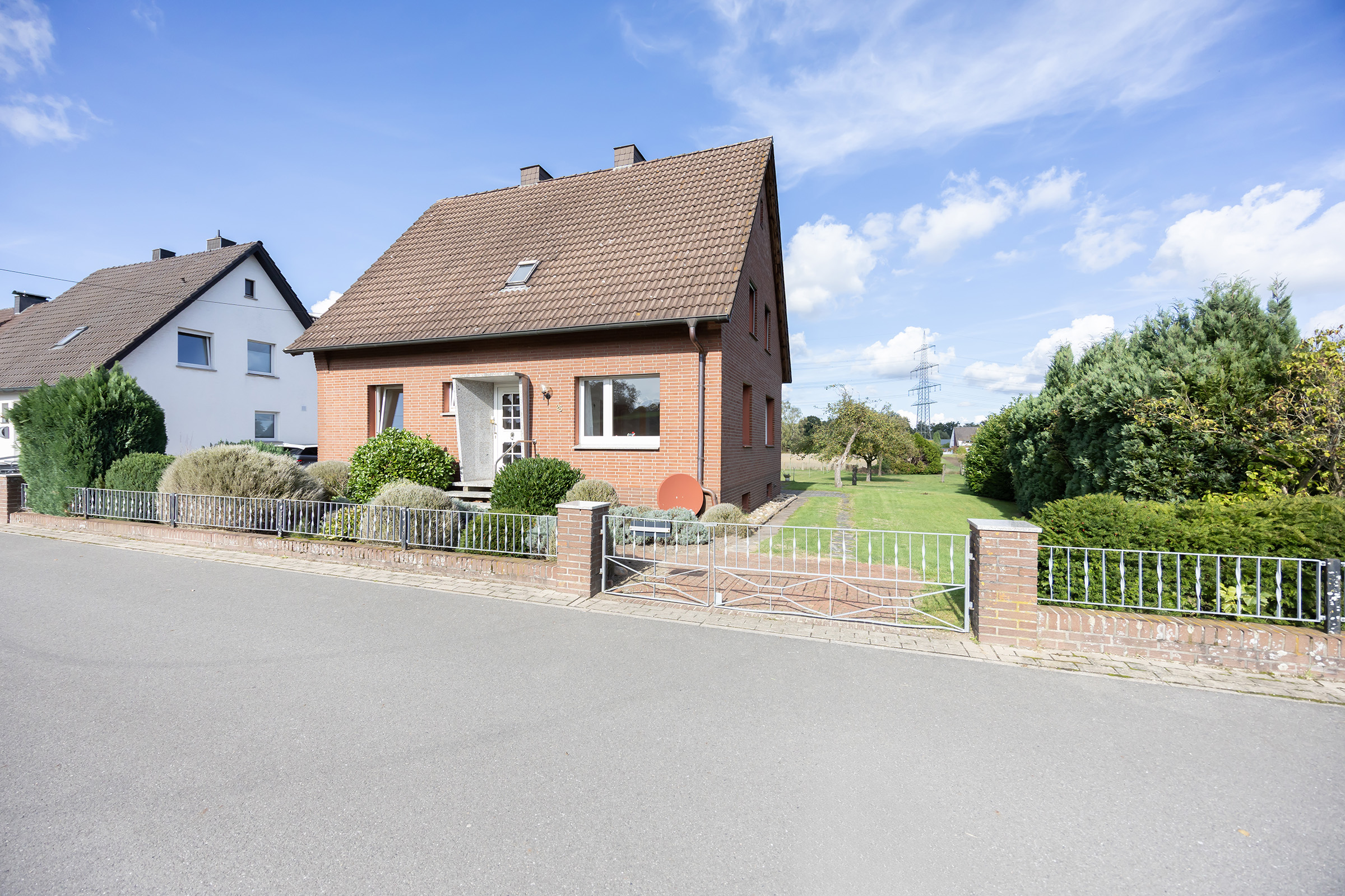 Ein Zuhause, viele Möglichkeiten – Ein- oder Zweifamilienhaus auf 1.250 m² in idyllischer Lage