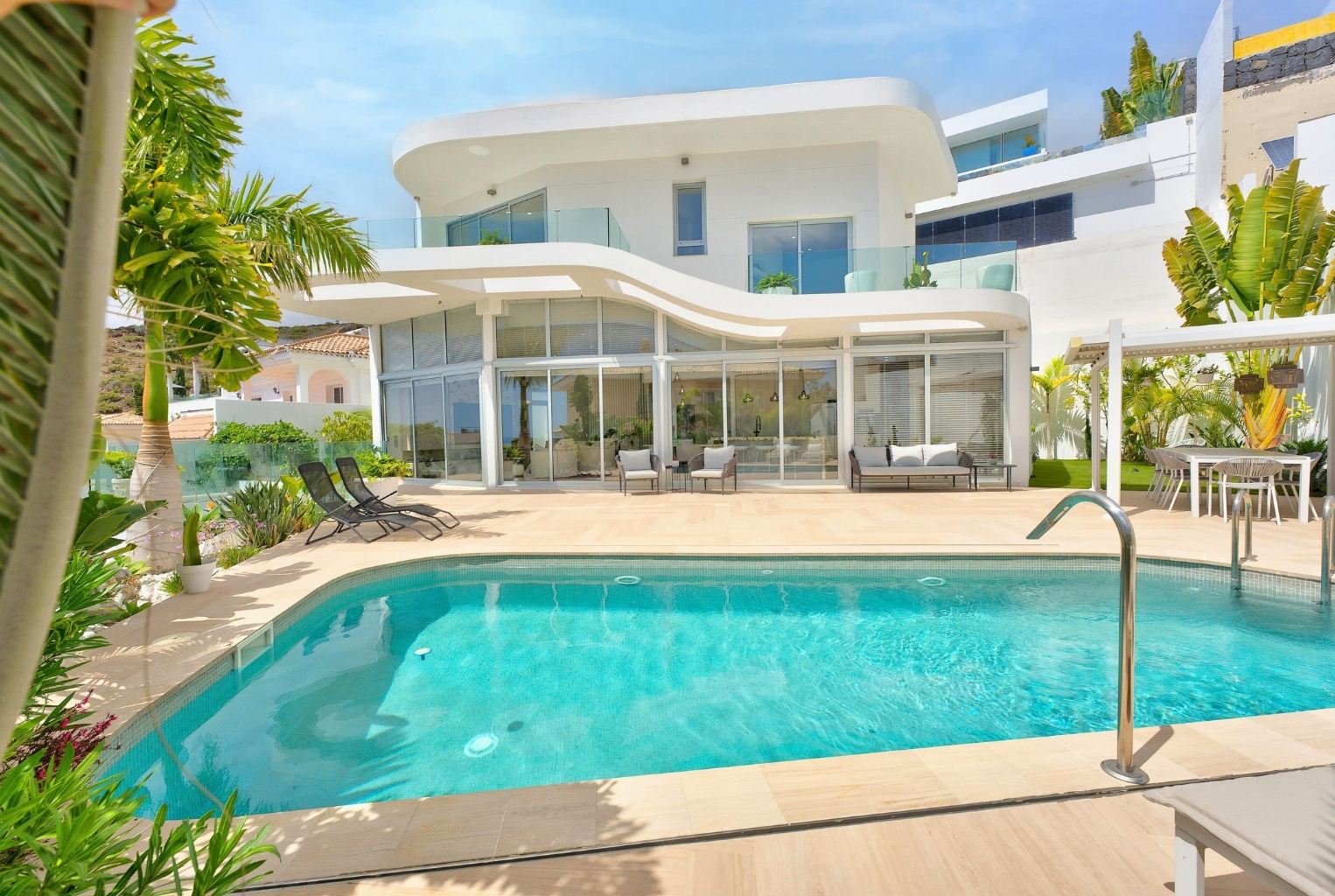 Diseño, privacidad y vistas al océano: exclusiva villa de lujo en Costa Adeje