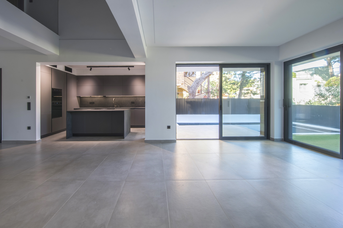 State-of-the-art newly built maisonette with garden & pool in Nea Kifissia