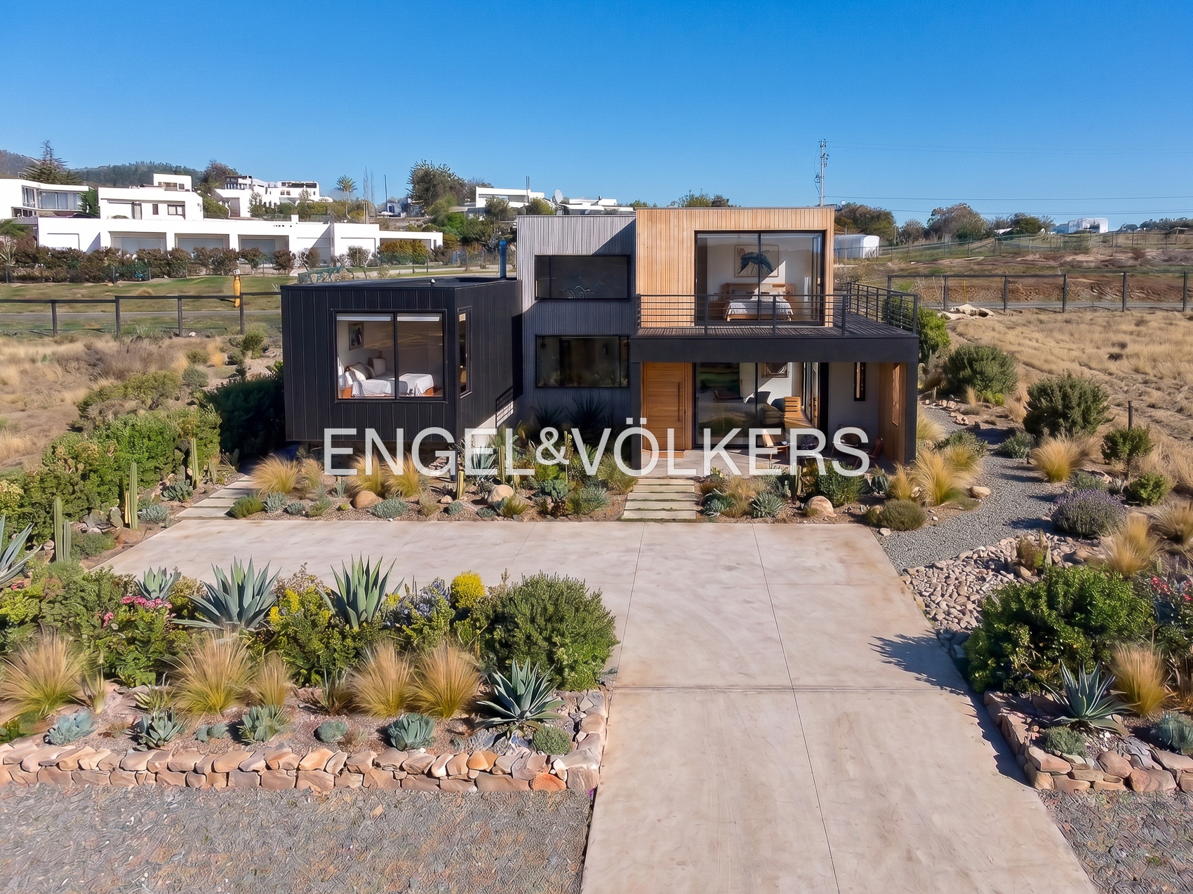 Casa nueva con espectacular vista en Maitenes, Maitencillo