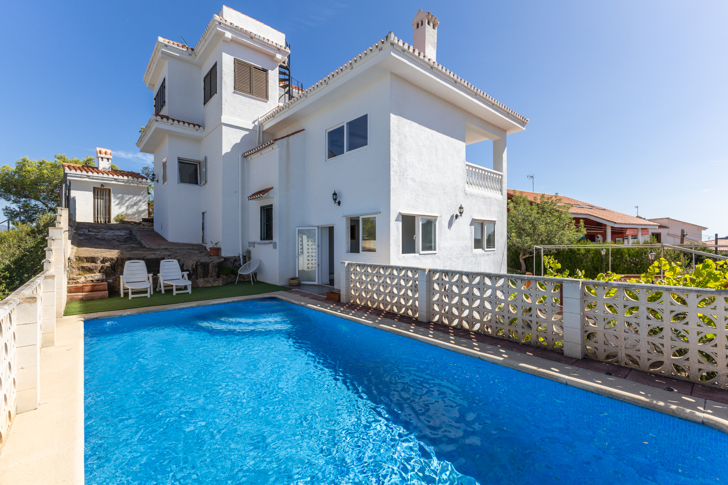 Detached villa on Av. Pic Águila Pau in Gilet