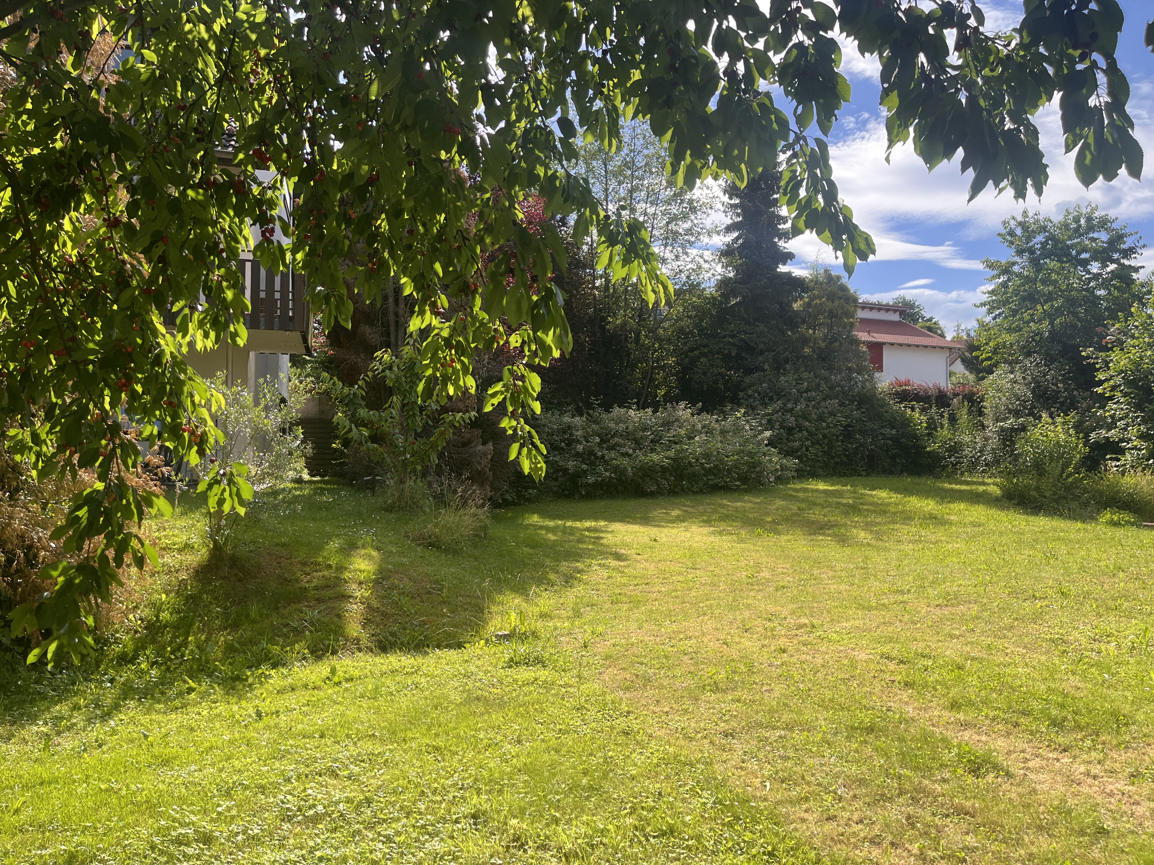 Baugrundstück mit vielseitigem Potenzial in ruhiger Wohnlage