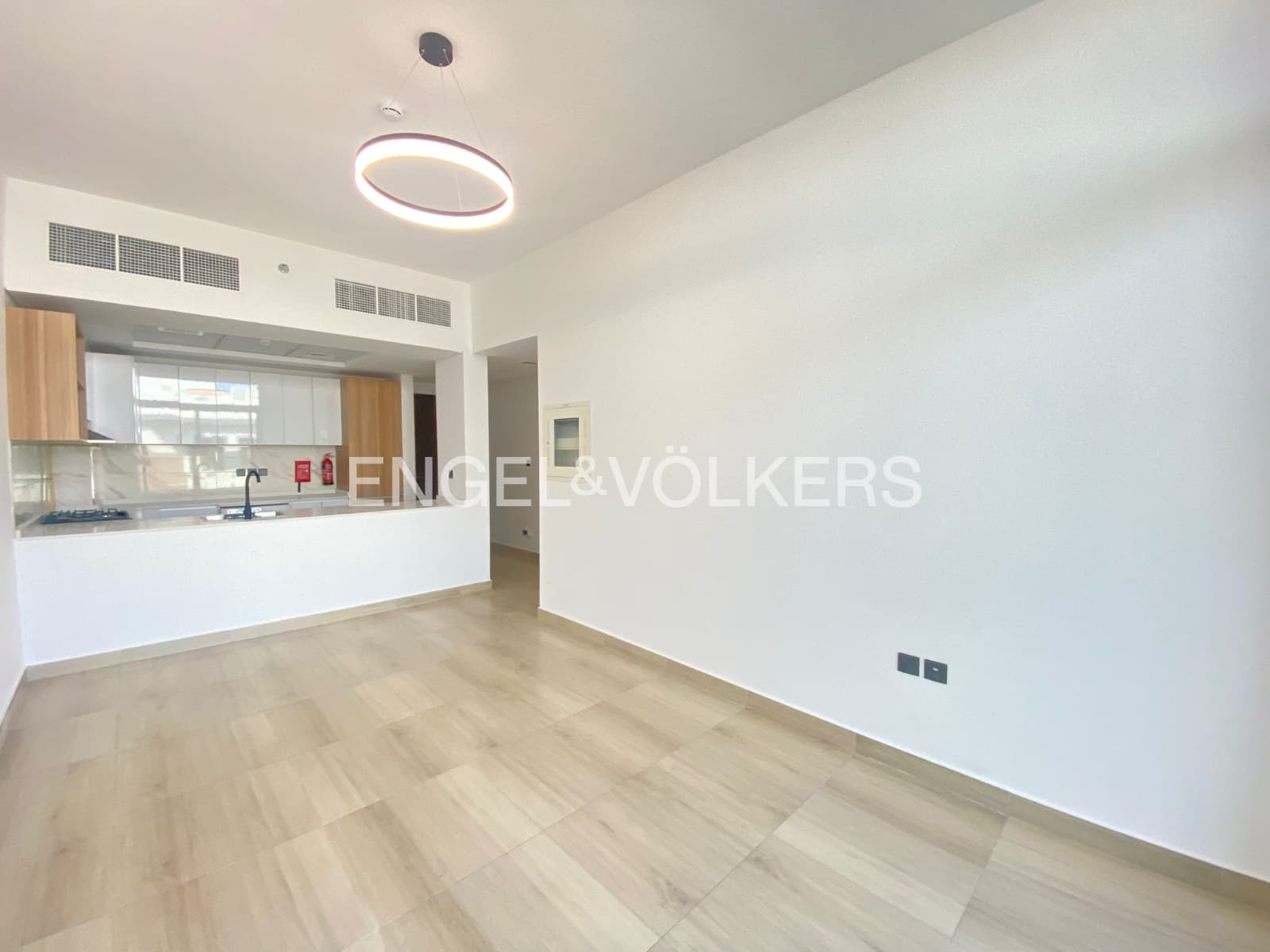 Urgent Sale l Exclusive | Furnished | Vacant