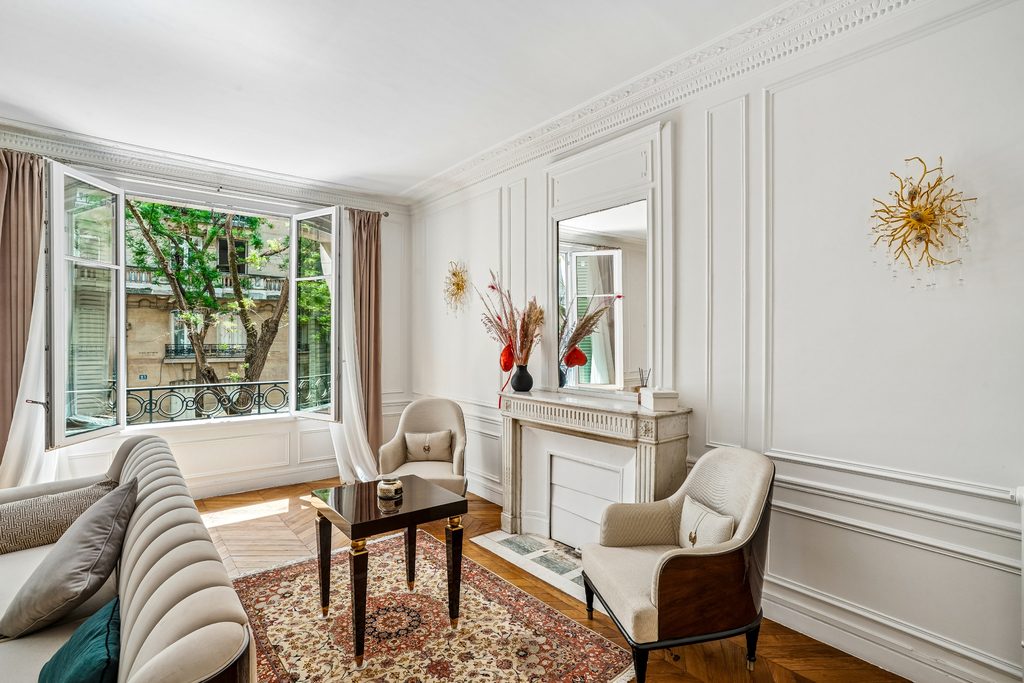Prestigious family apartment in Auteuil – 214 m² fully renovated