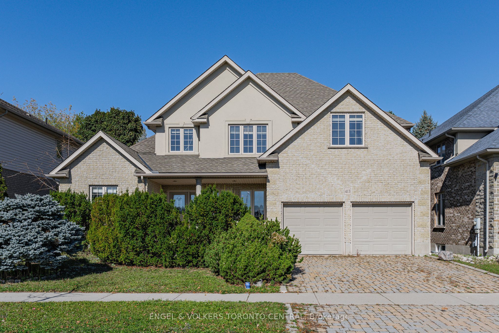 Elegant 5 Bedroom Custom Home in Kiwanis Park