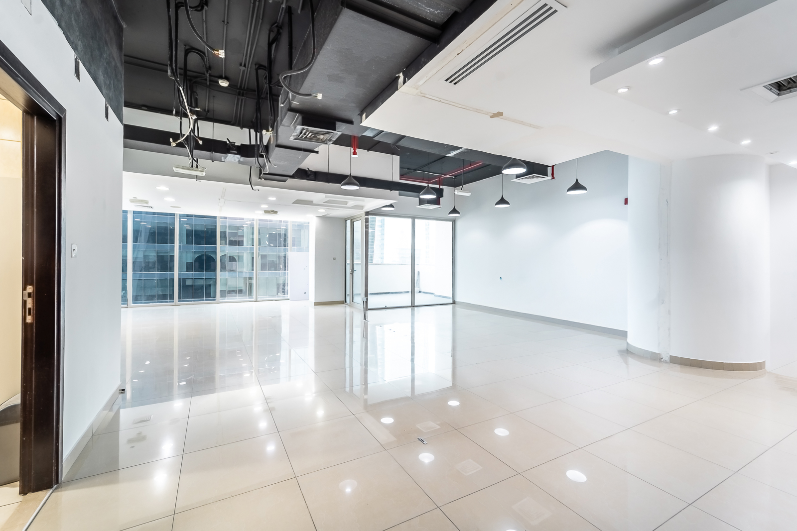 Large Layout | Natural Light | Balcony