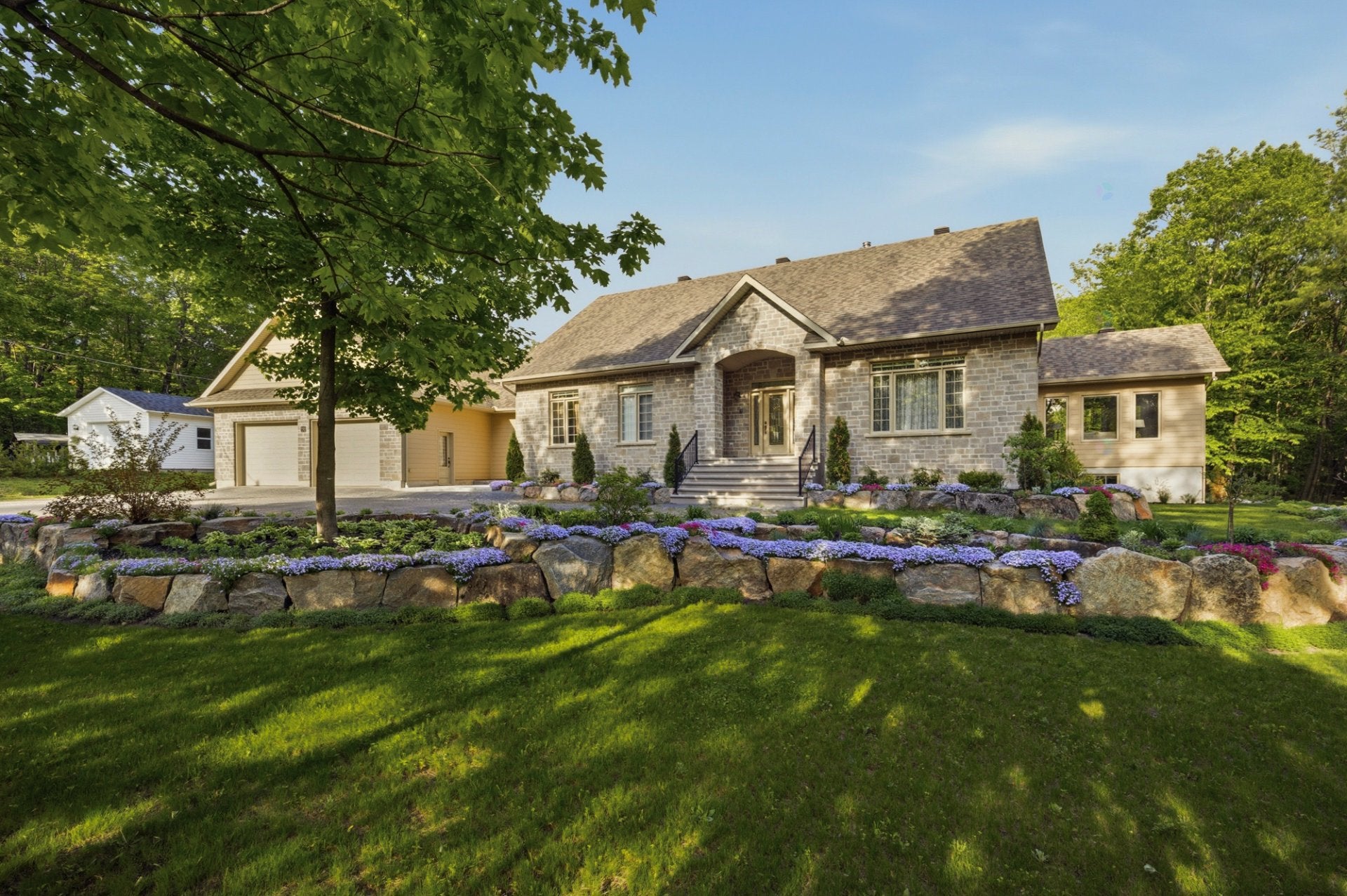 True Paradise -Property of 29 acres offering private trails