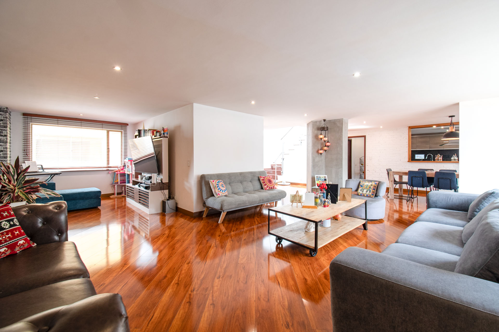 Apartamento con terraza para venta en Santa Bárbara Central