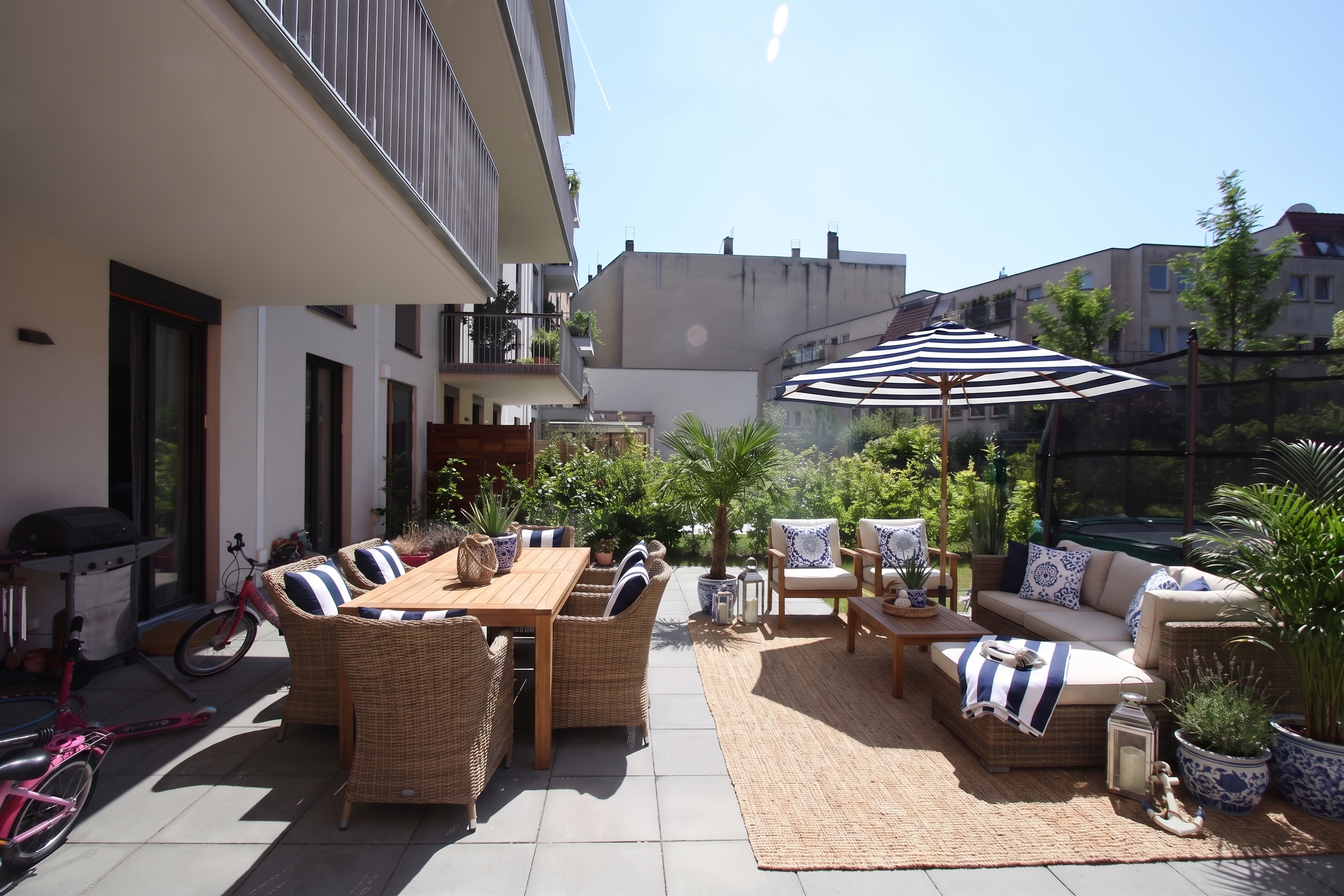 Luxury duplex with garden share, au pair apartment & 2 underground parking spaces in Mitte