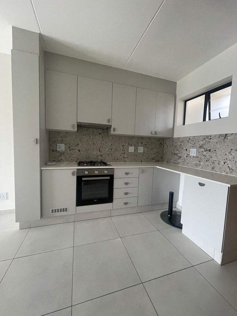 Modern Two bed 2 bath ground floor apartment
