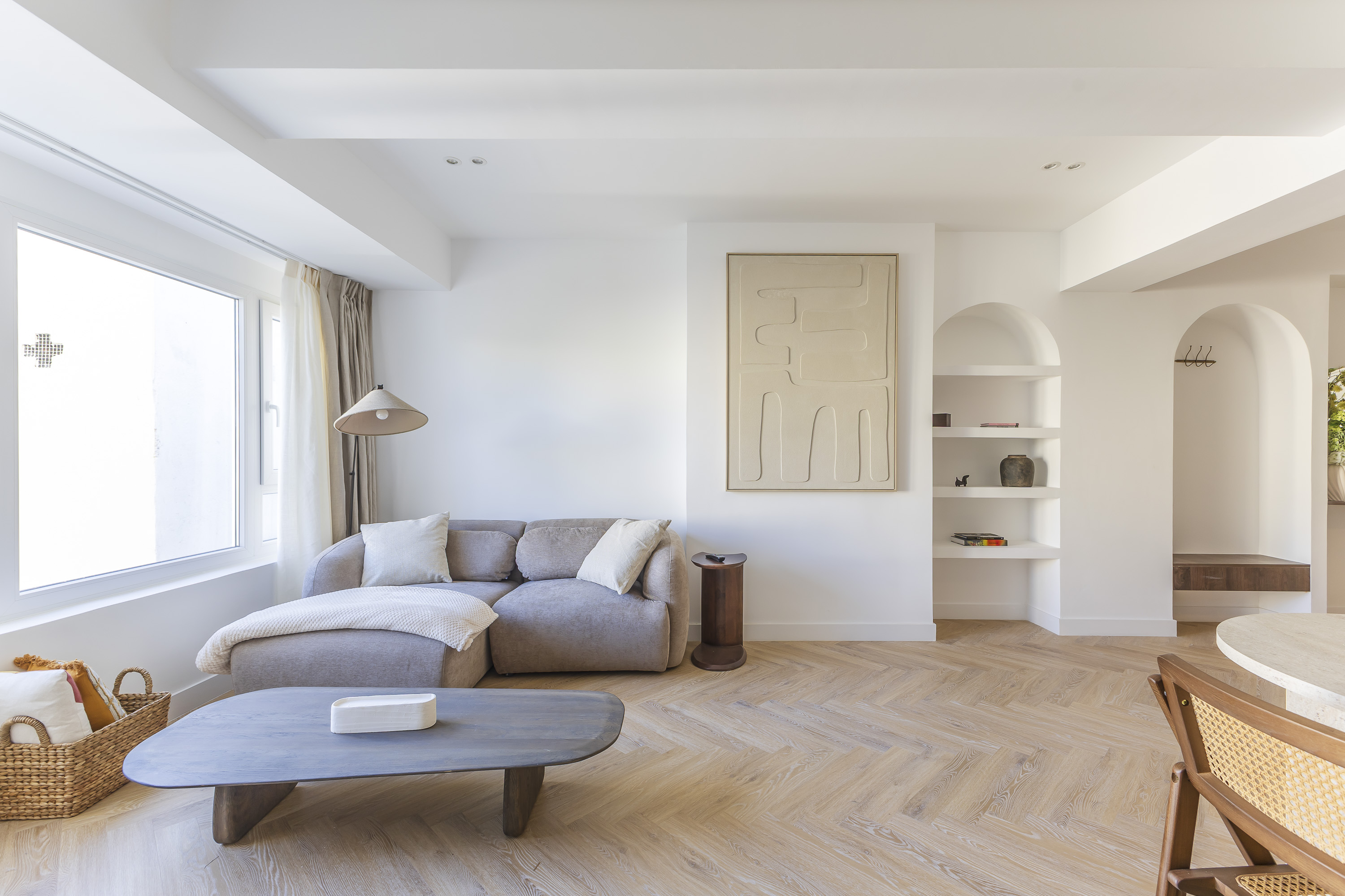 Discover Turnkey Elegance in Madrid’s Salamanca: 124 sqm, 2 Bed/2 Bath Luxury Apartment with Doorman, Lift & Cargo Lift, Classic 1966 Pedigree, Updated for 2026