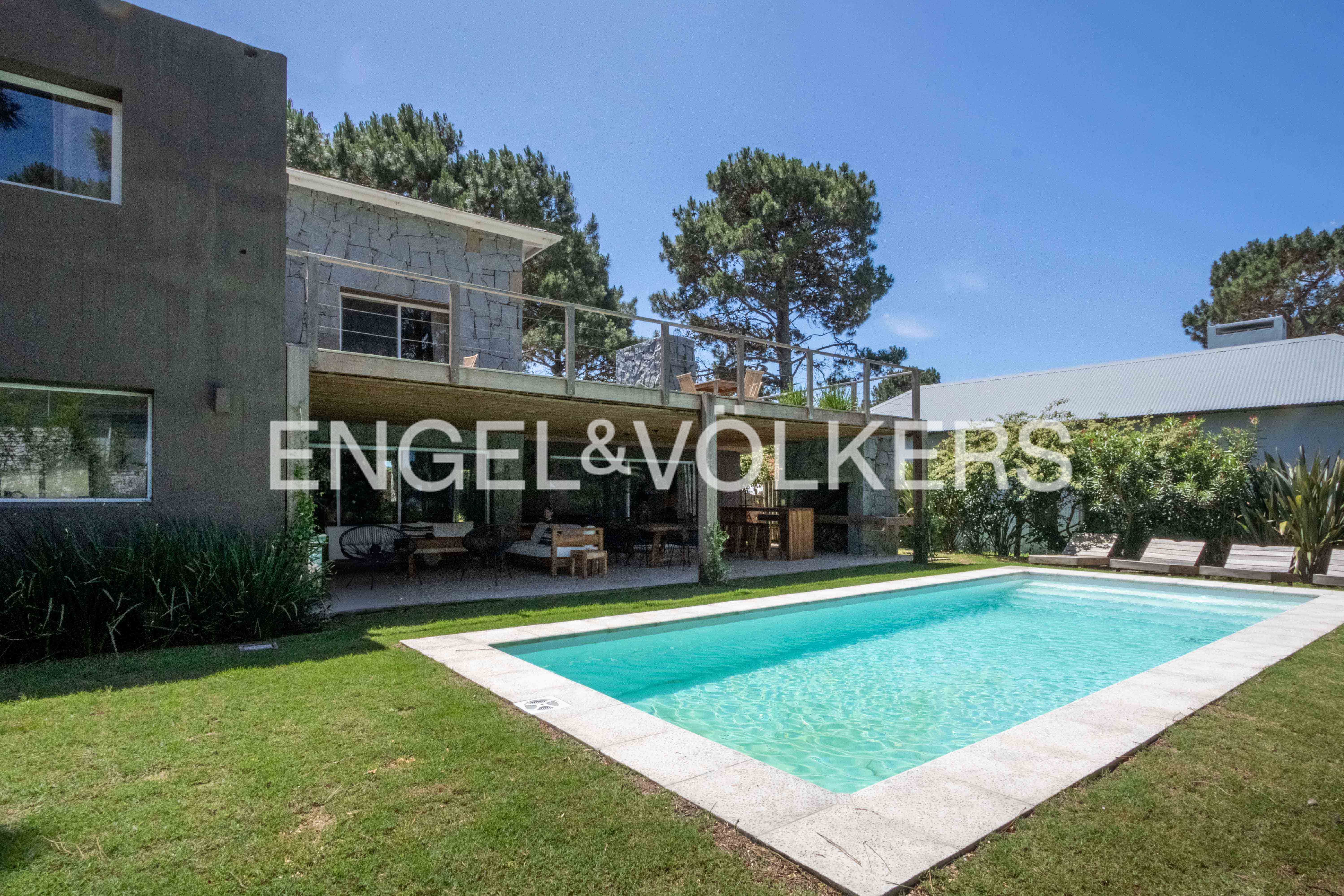 Elegant, Renovated Property in Exclusive Gated Community