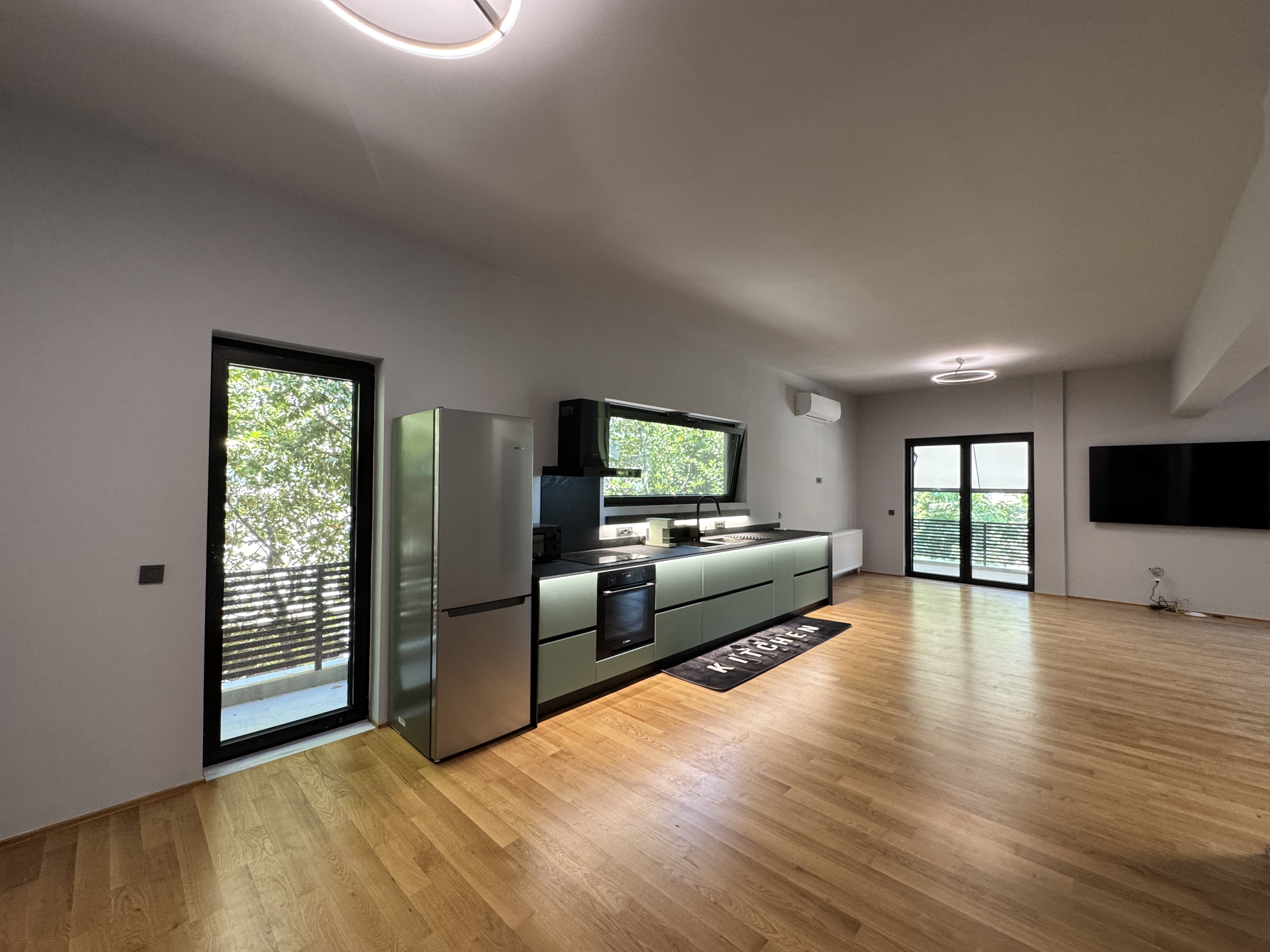 Fully renovated 80 sq m apartment