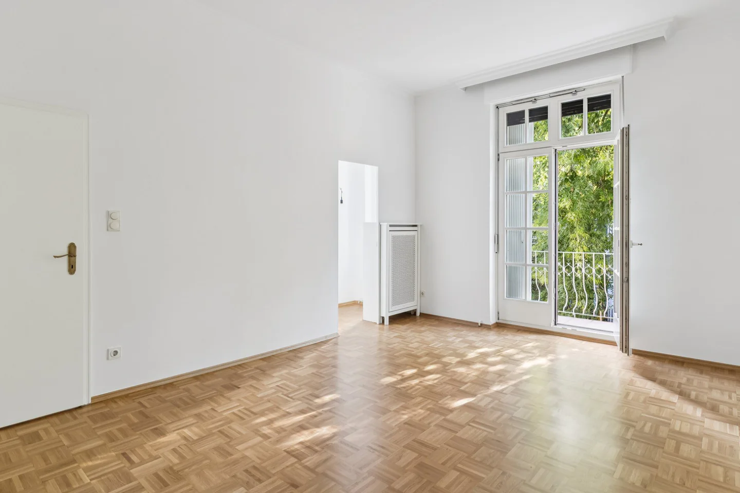 Repräsentatives und stilvolles Wohnen im Holzhausenviertel - Photo 1