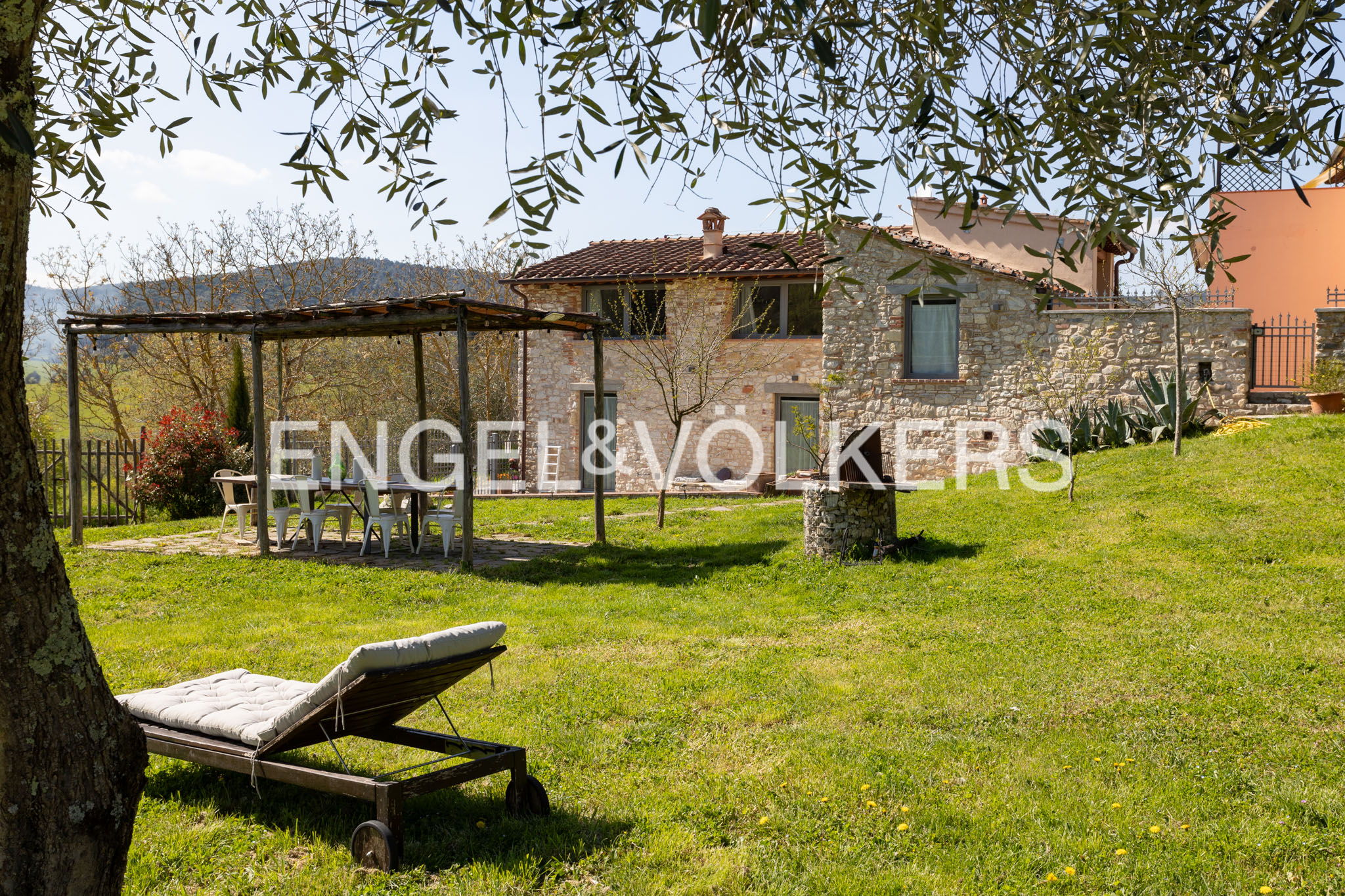 A Jewel at the Gates of Florence